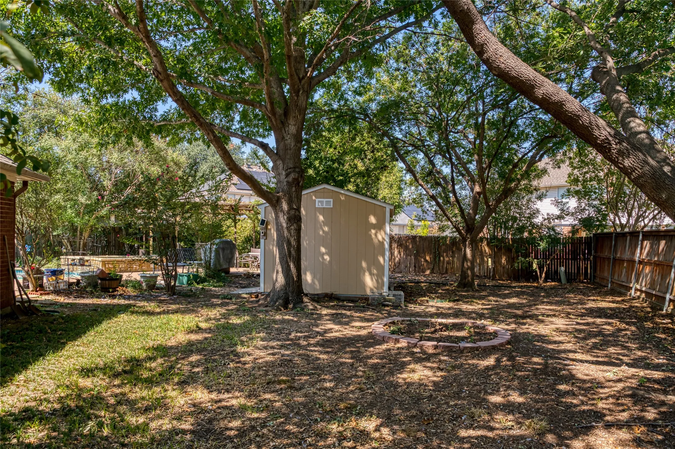 Single Family Residence For Sale in Tarrant County , 5829 Echo Bluff Drive, Haltom City, Texas 76137, 4 Bedroom, 3 Bathroom, 2 Garage spaces, 2,308 Sqft, built in 1996, mls#21393365, Real Estate Agent in Haltom City, Homes For Sale in Tarrant county, Homes For Sale in Haltom City, Realtor in Haltom City Texas, Real Estate Brokerage Independent Realty Texas, Luminita Cordes Realtor