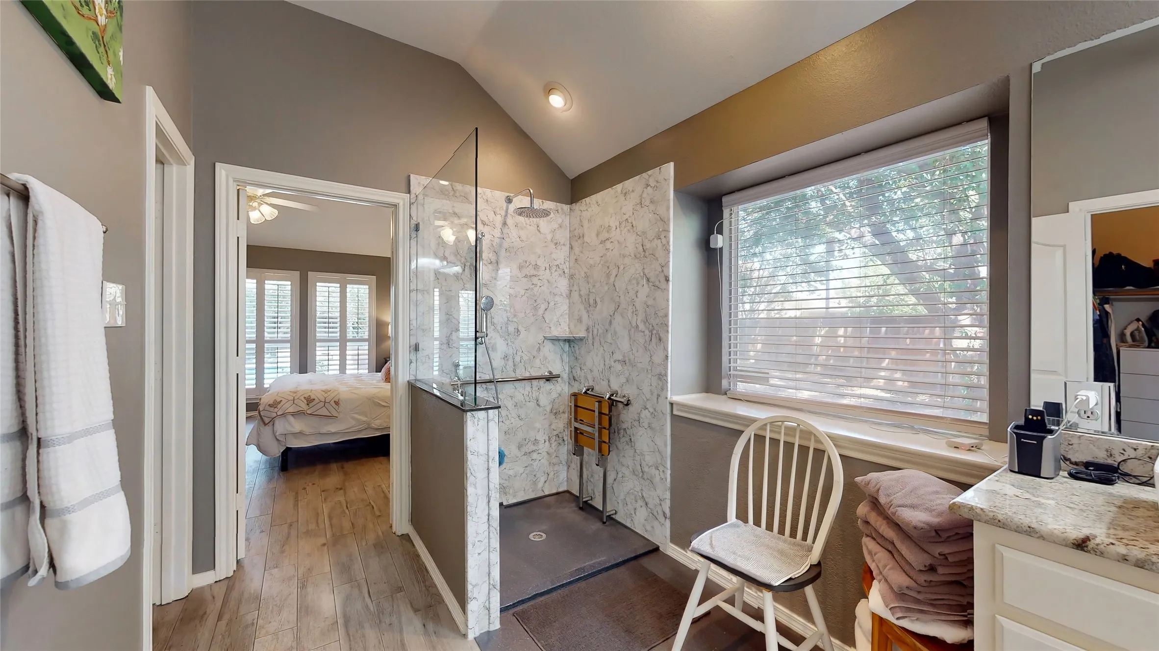 Single Family Residence For Sale in Tarrant County , 5829 Echo Bluff Drive, Haltom City, Texas 76137, 4 Bedroom, 3 Bathroom, 2 Garage spaces, 2,308 Sqft, built in 1996, mls#21393365, Real Estate Agent in Haltom City, Homes For Sale in Tarrant county, Homes For Sale in Haltom City, Realtor in Haltom City Texas, Real Estate Brokerage Independent Realty Texas, Luminita Cordes Realtor