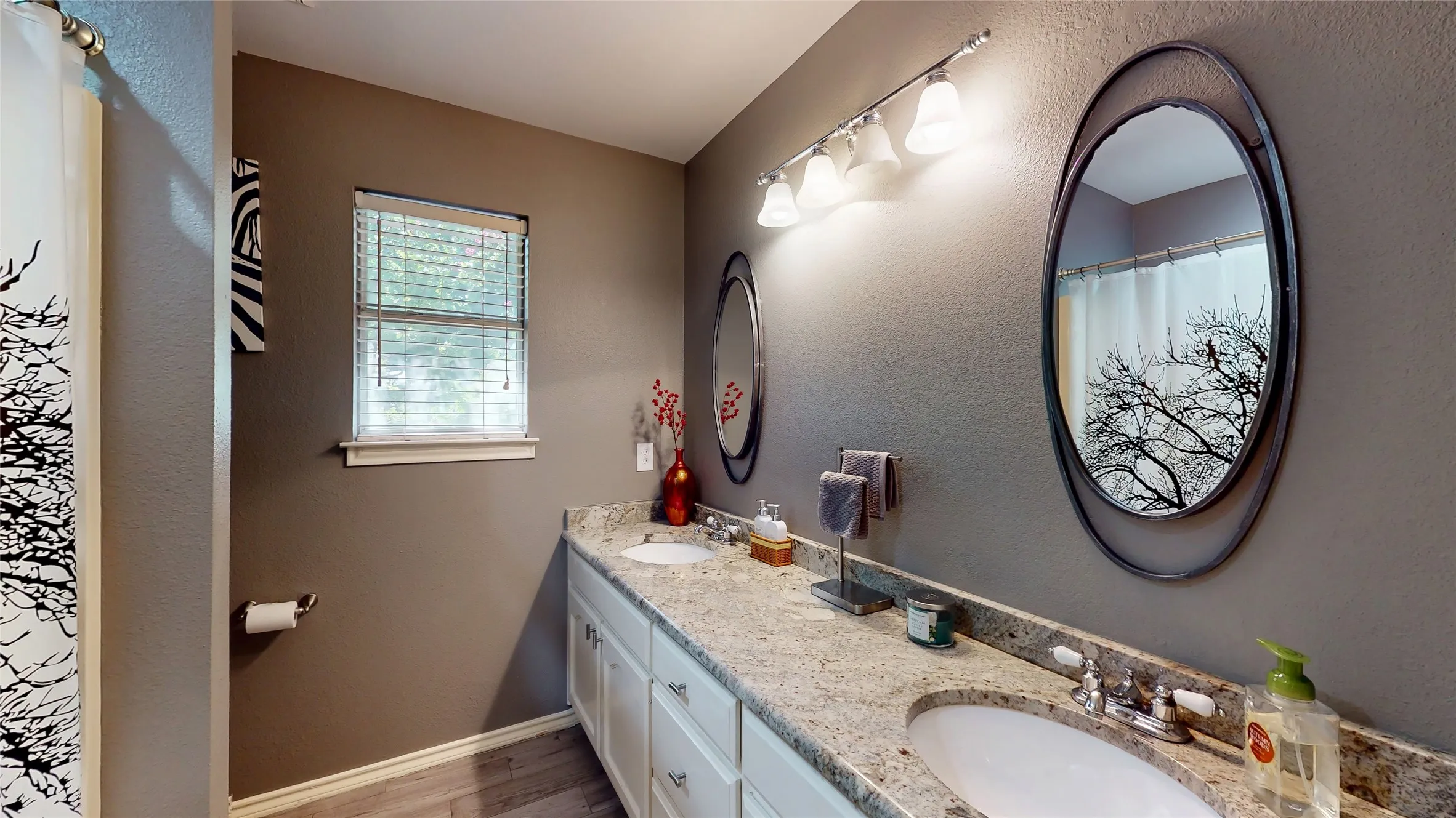 Single Family Residence For Sale in Tarrant County , 5829 Echo Bluff Drive, Haltom City, Texas 76137, 4 Bedroom, 3 Bathroom, 2 Garage spaces, 2,308 Sqft, built in 1996, mls#21393365, Real Estate Agent in Haltom City, Homes For Sale in Tarrant county, Homes For Sale in Haltom City, Realtor in Haltom City Texas, Real Estate Brokerage Independent Realty Texas, Luminita Cordes Realtor