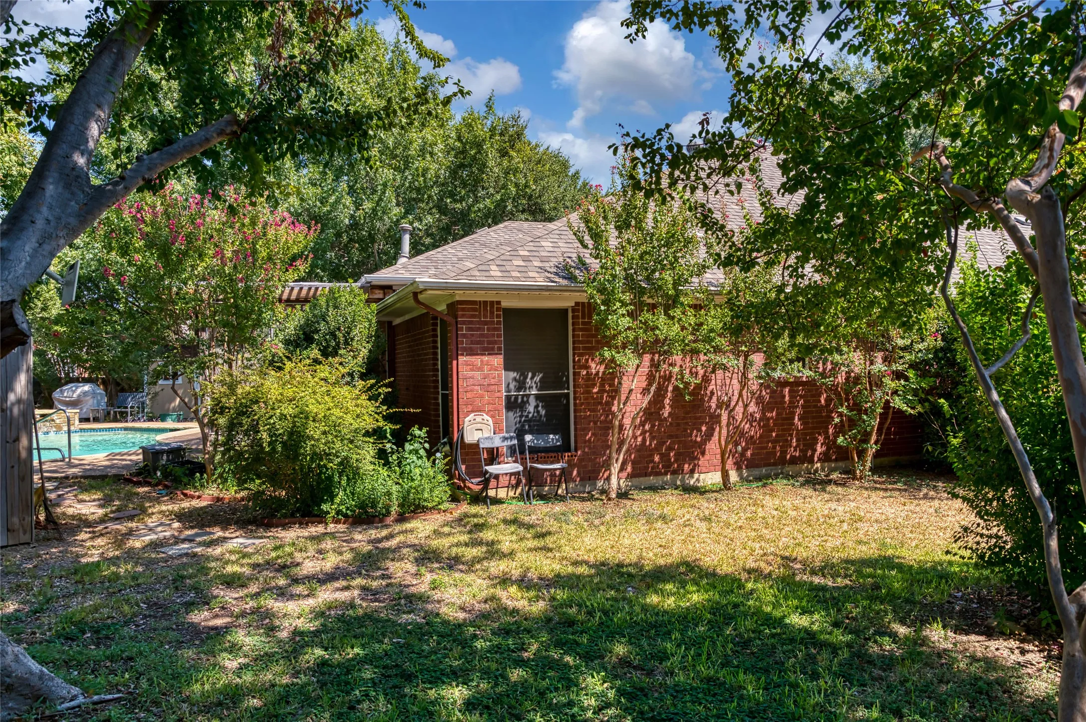 Single Family Residence For Sale in Tarrant County , 5829 Echo Bluff Drive, Haltom City, Texas 76137, 4 Bedroom, 3 Bathroom, 2 Garage spaces, 2,308 Sqft, built in 1996, mls#21393365, Real Estate Agent in Haltom City, Homes For Sale in Tarrant county, Homes For Sale in Haltom City, Realtor in Haltom City Texas, Real Estate Brokerage Independent Realty Texas, Luminita Cordes Realtor