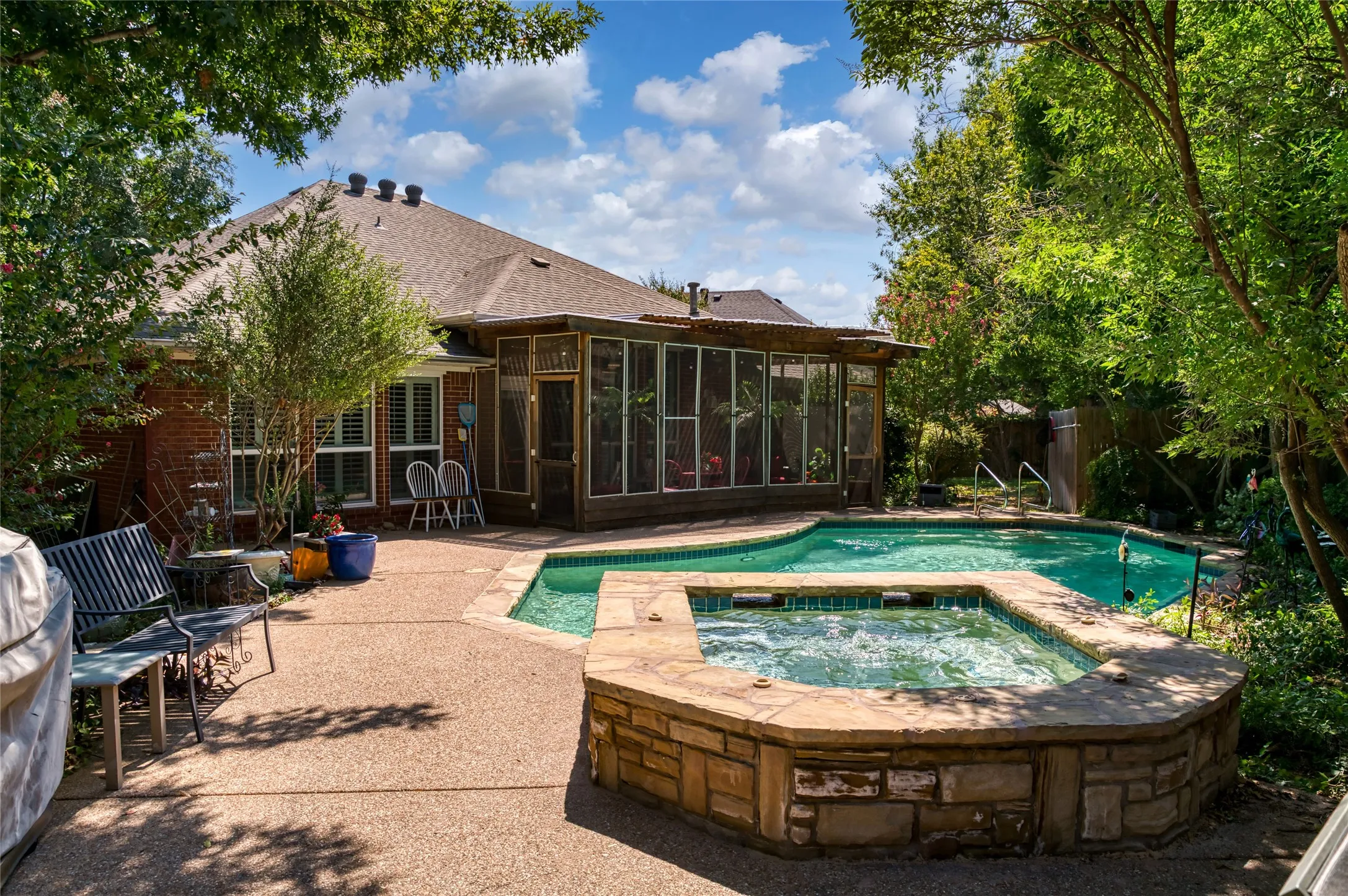 Single Family Residence For Sale in Tarrant County , 5829 Echo Bluff Drive, Haltom City, Texas 76137, 4 Bedroom, 3 Bathroom, 2 Garage spaces, 2,308 Sqft, built in 1996, mls#21393365, Real Estate Agent in Haltom City, Homes For Sale in Tarrant county, Homes For Sale in Haltom City, Realtor in Haltom City Texas, Real Estate Brokerage Independent Realty Texas, Luminita Cordes Realtor