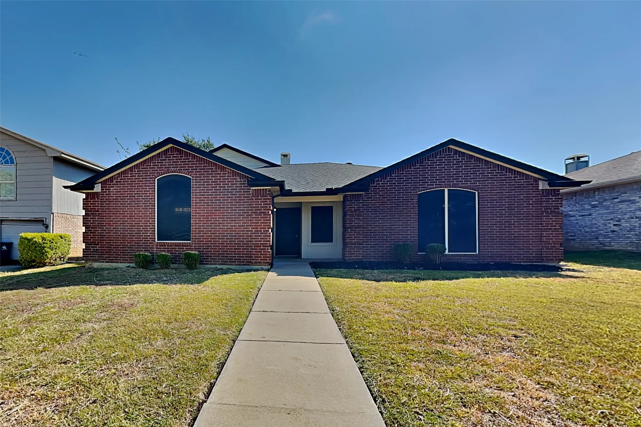 Single Family Residence For Rent in Tarrant County , 5515 Royal Meadow Lane, Arlington, Texas 76017, 3 Bedroom, 2 Bathroom, 2 Garage spaces, 2,146 Sqft, built in 1993, mls#21394554, Real Estate Agent in Arlington, Homes For Rent in Tarrant county, Homes For Rent in Arlington, Realtor in Arlington Texas, Real Estate Brokerage Independent Realty Texas, Luminita Cordes Realtor