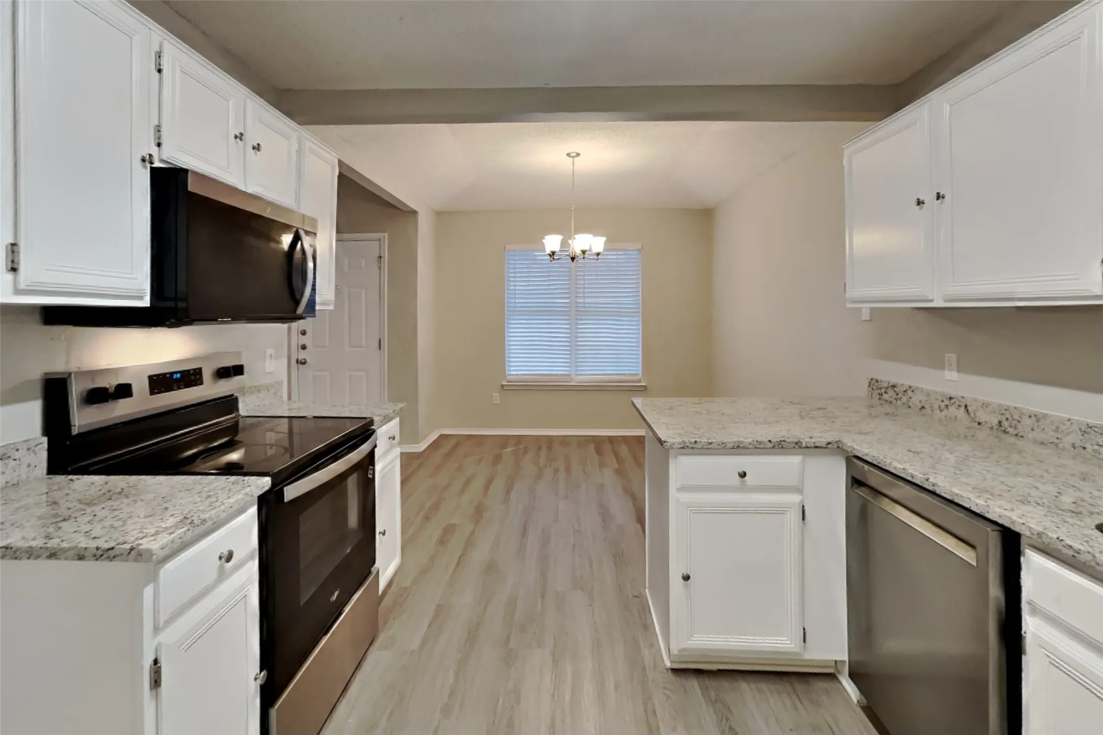Single Family Residence For Rent in Tarrant County , 5515 Royal Meadow Lane, Arlington, Texas 76017, 3 Bedroom, 2 Bathroom, 2 Garage spaces, 2,146 Sqft, built in 1993, mls#21394554, Real Estate Agent in Arlington, Homes For Rent in Tarrant county, Homes For Rent in Arlington, Realtor in Arlington Texas, Real Estate Brokerage Independent Realty Texas, Luminita Cordes Realtor