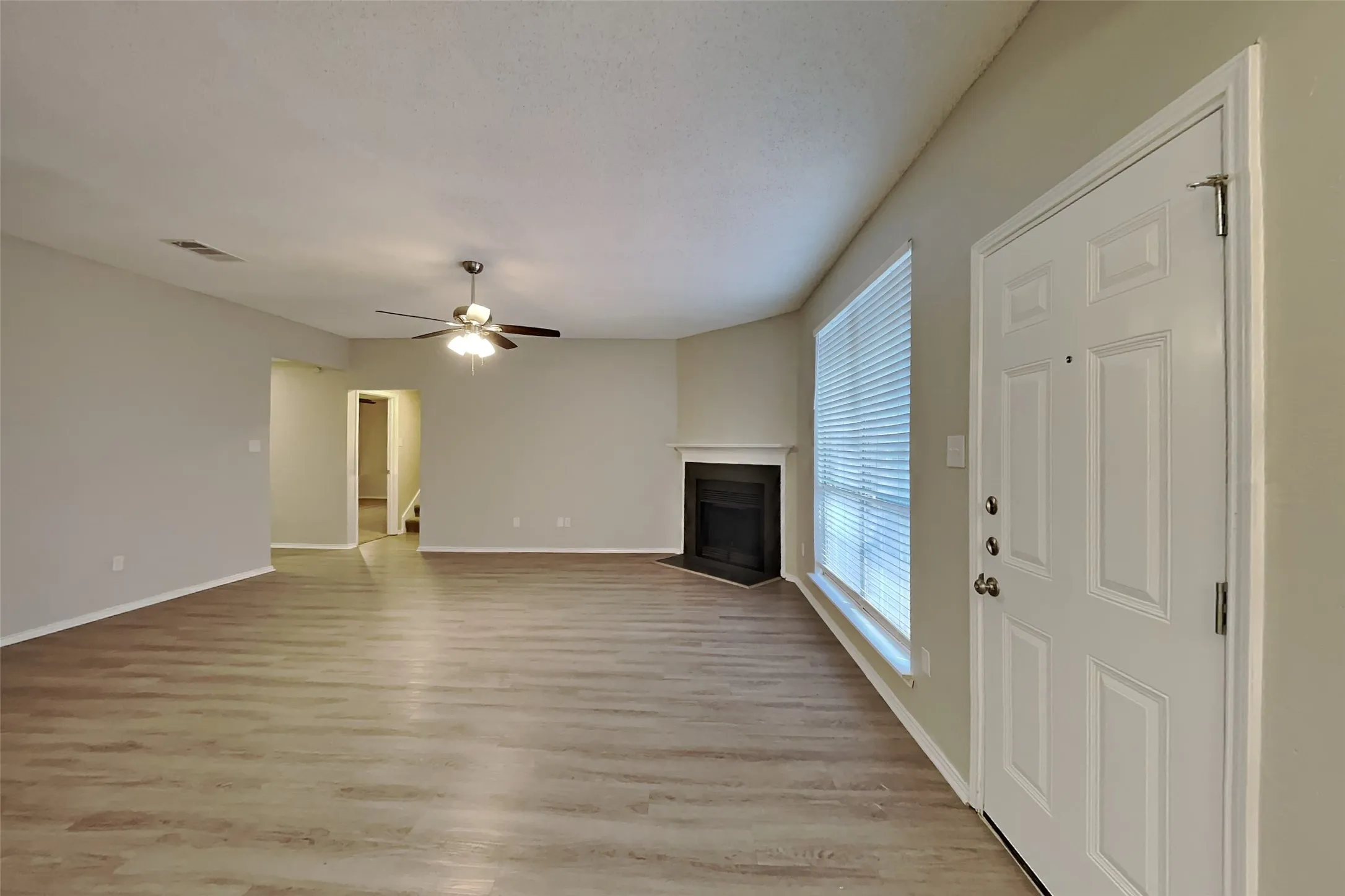 Single Family Residence For Rent in Tarrant County , 5515 Royal Meadow Lane, Arlington, Texas 76017, 3 Bedroom, 2 Bathroom, 2 Garage spaces, 2,146 Sqft, built in 1993, mls#21394554, Real Estate Agent in Arlington, Homes For Rent in Tarrant county, Homes For Rent in Arlington, Realtor in Arlington Texas, Real Estate Brokerage Independent Realty Texas, Luminita Cordes Realtor