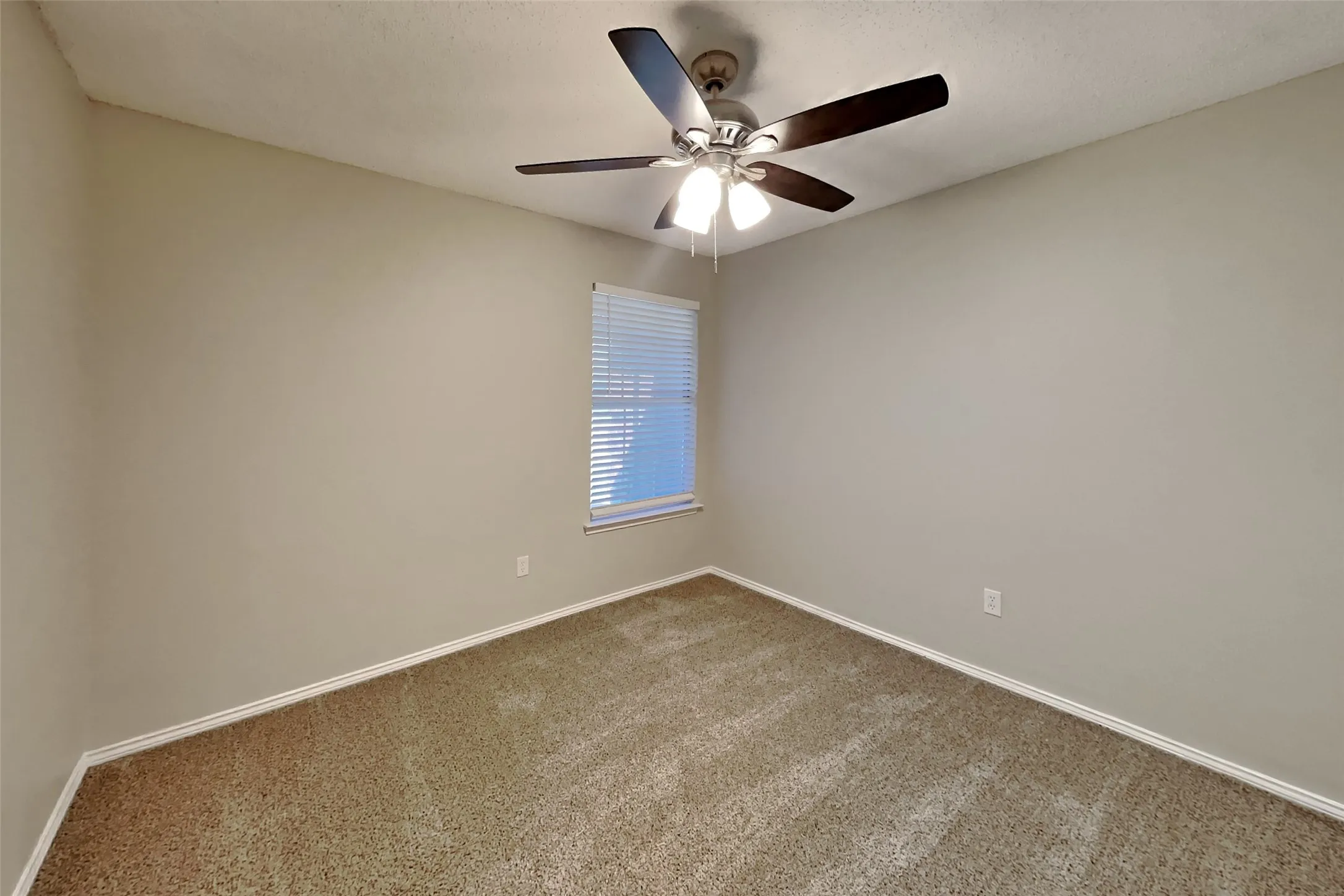 Single Family Residence For Rent in Tarrant County , 5515 Royal Meadow Lane, Arlington, Texas 76017, 3 Bedroom, 2 Bathroom, 2 Garage spaces, 2,146 Sqft, built in 1993, mls#21394554, Real Estate Agent in Arlington, Homes For Rent in Tarrant county, Homes For Rent in Arlington, Realtor in Arlington Texas, Real Estate Brokerage Independent Realty Texas, Luminita Cordes Realtor