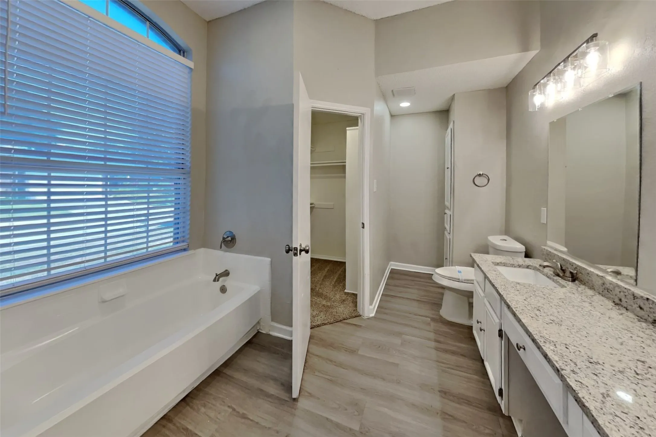 Single Family Residence For Rent in Tarrant County , 5515 Royal Meadow Lane, Arlington, Texas 76017, 3 Bedroom, 2 Bathroom, 2 Garage spaces, 2,146 Sqft, built in 1993, mls#21394554, Real Estate Agent in Arlington, Homes For Rent in Tarrant county, Homes For Rent in Arlington, Realtor in Arlington Texas, Real Estate Brokerage Independent Realty Texas, Luminita Cordes Realtor