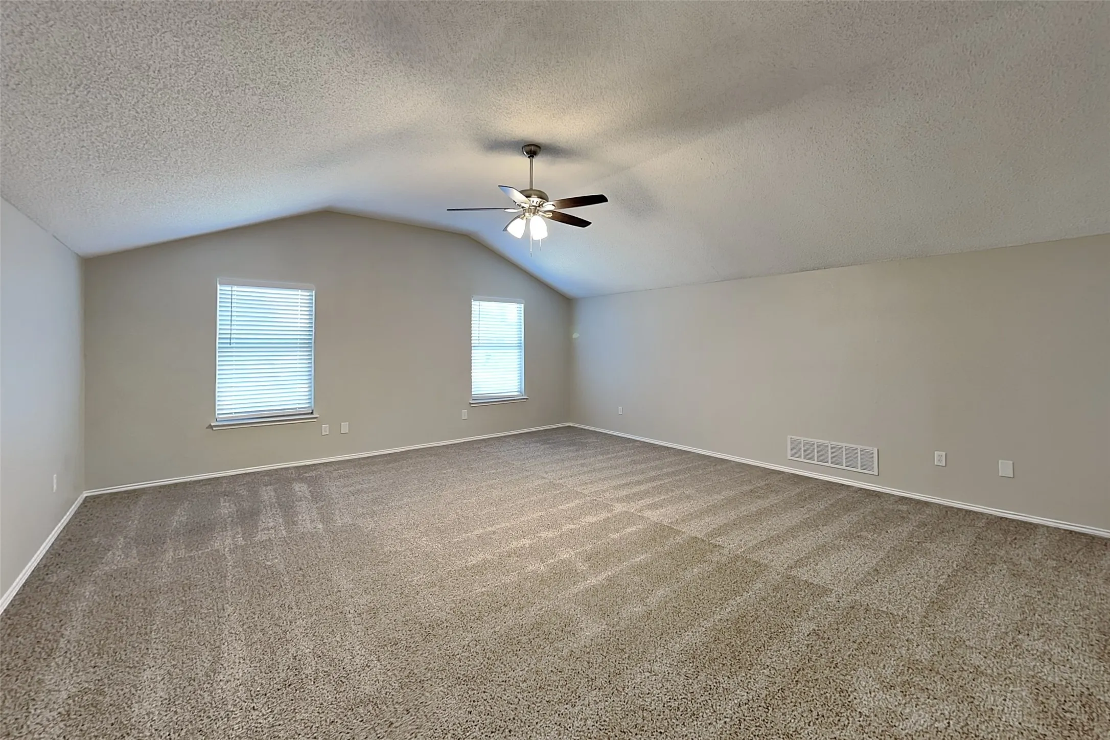 Single Family Residence For Rent in Tarrant County , 5515 Royal Meadow Lane, Arlington, Texas 76017, 3 Bedroom, 2 Bathroom, 2 Garage spaces, 2,146 Sqft, built in 1993, mls#21394554, Real Estate Agent in Arlington, Homes For Rent in Tarrant county, Homes For Rent in Arlington, Realtor in Arlington Texas, Real Estate Brokerage Independent Realty Texas, Luminita Cordes Realtor