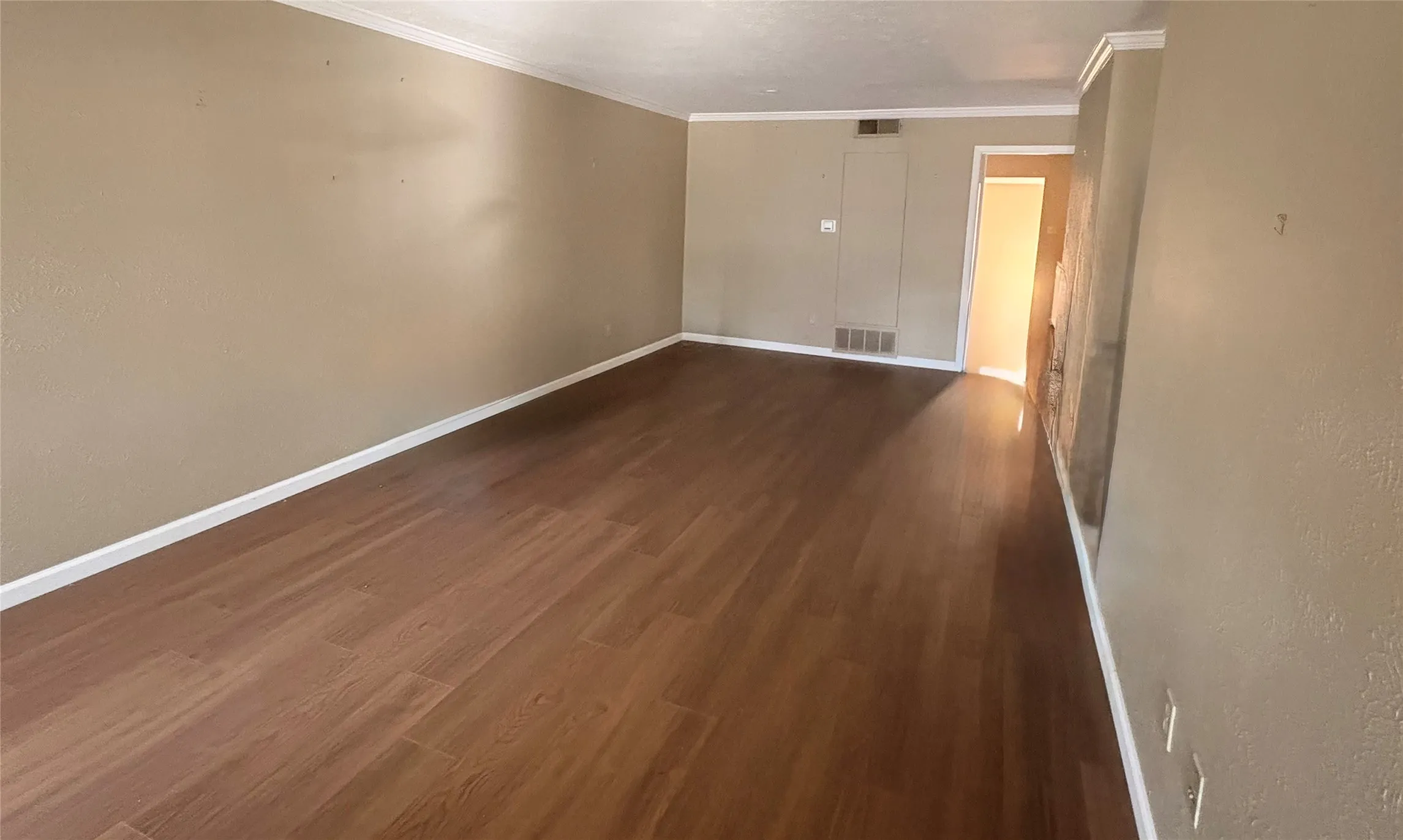Townhouse For Sale in Dallas County , 10727 Sandpiper Lane 22, Dallas, Texas 75230, 2 Bedroom, 2 Bathroom, Garage spaces, 1,450 Sqft, built in 1972, mls#21384316, Real Estate Agent in Dallas, Homes For Sale in Dallas county, Homes For Sale in Dallas, Realtor in Dallas Texas, Real Estate Brokerage Independent Realty Texas, Luminita Cordes Realtor