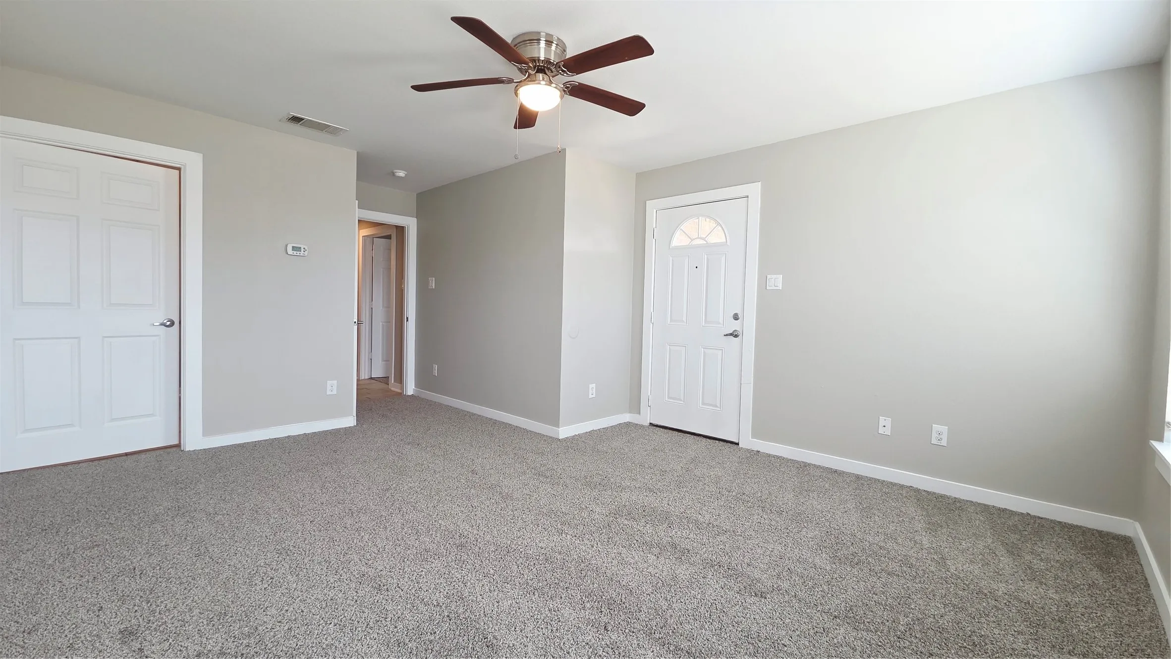 Duplex For Rent in Grayson County , 523 Wood Drive, Gunter, Texas 75058, 3 Bedroom, 2 Bathroom, 1 Garage spaces, 1,293 Sqft, built in 2017, mls#21394552, Real Estate Agent in Gunter, Homes For Rent in Grayson county, Homes For Rent in Gunter, Realtor in Gunter Texas, Real Estate Brokerage Independent Realty Texas, Luminita Cordes Realtor