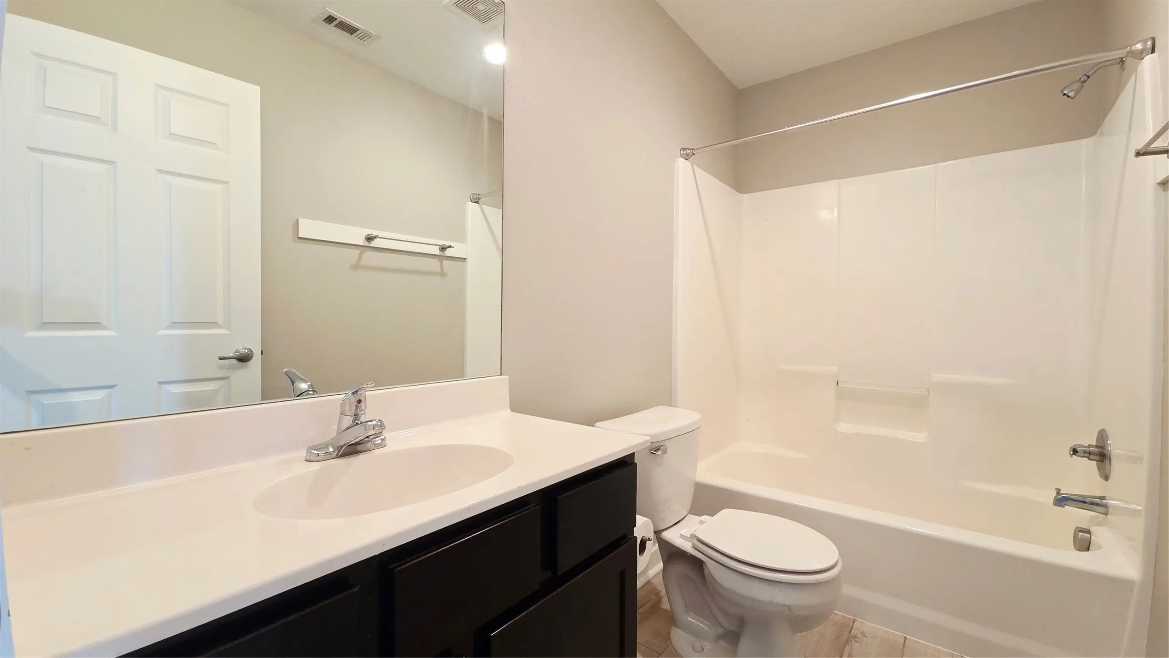 Duplex For Rent in Grayson County , 523 Wood Drive, Gunter, Texas 75058, 3 Bedroom, 2 Bathroom, 1 Garage spaces, 1,293 Sqft, built in 2017, mls#21394552, Real Estate Agent in Gunter, Homes For Rent in Grayson county, Homes For Rent in Gunter, Realtor in Gunter Texas, Real Estate Brokerage Independent Realty Texas, Luminita Cordes Realtor