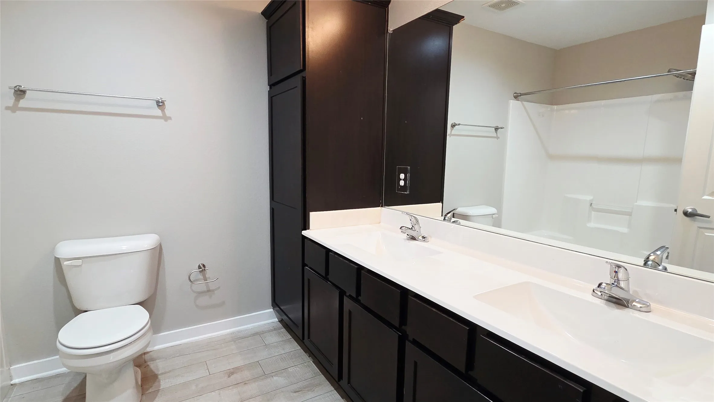 Duplex For Rent in Grayson County , 523 Wood Drive, Gunter, Texas 75058, 3 Bedroom, 2 Bathroom, 1 Garage spaces, 1,293 Sqft, built in 2017, mls#21394552, Real Estate Agent in Gunter, Homes For Rent in Grayson county, Homes For Rent in Gunter, Realtor in Gunter Texas, Real Estate Brokerage Independent Realty Texas, Luminita Cordes Realtor