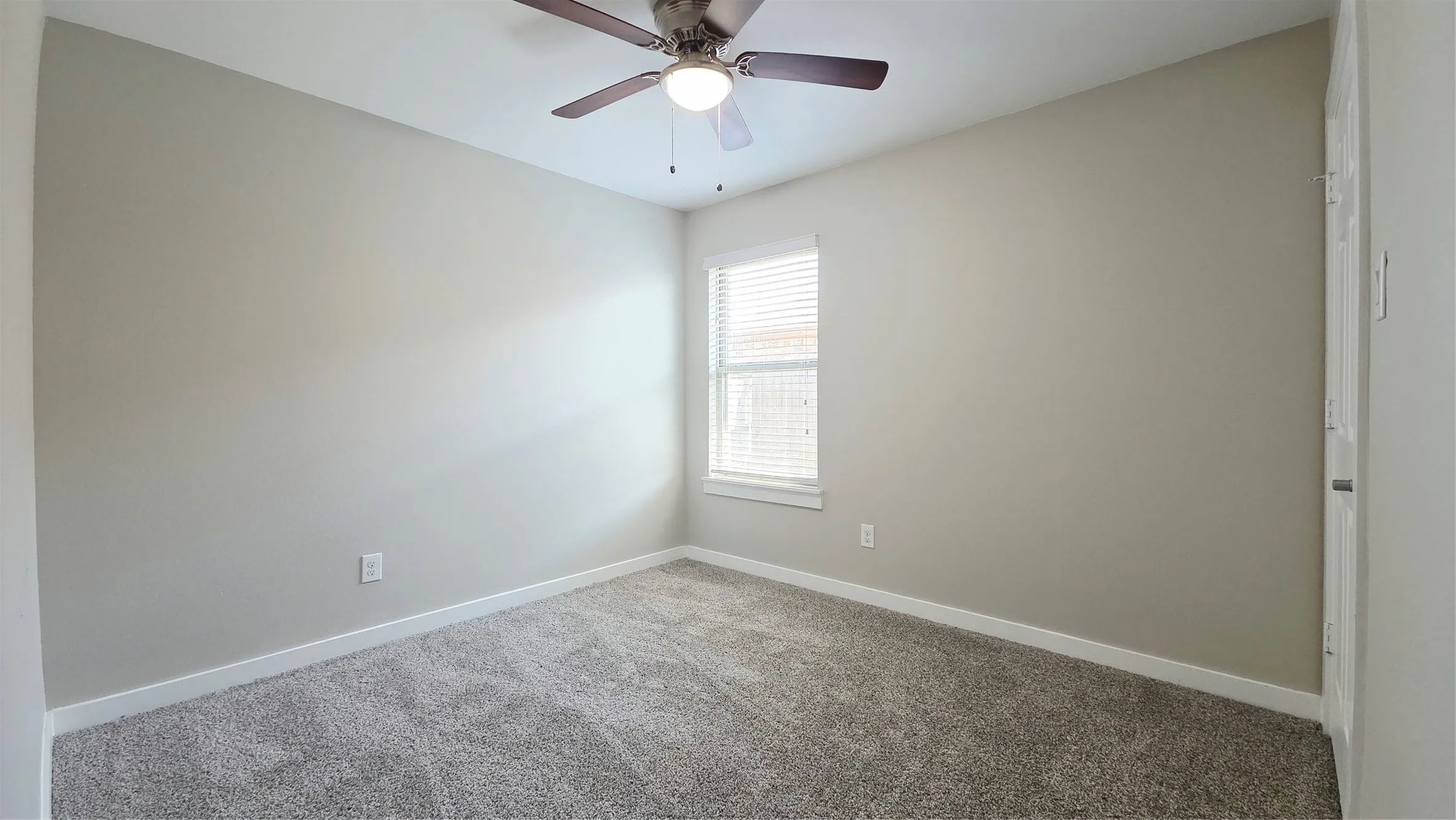 Duplex For Rent in Grayson County , 523 Wood Drive, Gunter, Texas 75058, 3 Bedroom, 2 Bathroom, 1 Garage spaces, 1,293 Sqft, built in 2017, mls#21394552, Real Estate Agent in Gunter, Homes For Rent in Grayson county, Homes For Rent in Gunter, Realtor in Gunter Texas, Real Estate Brokerage Independent Realty Texas, Luminita Cordes Realtor