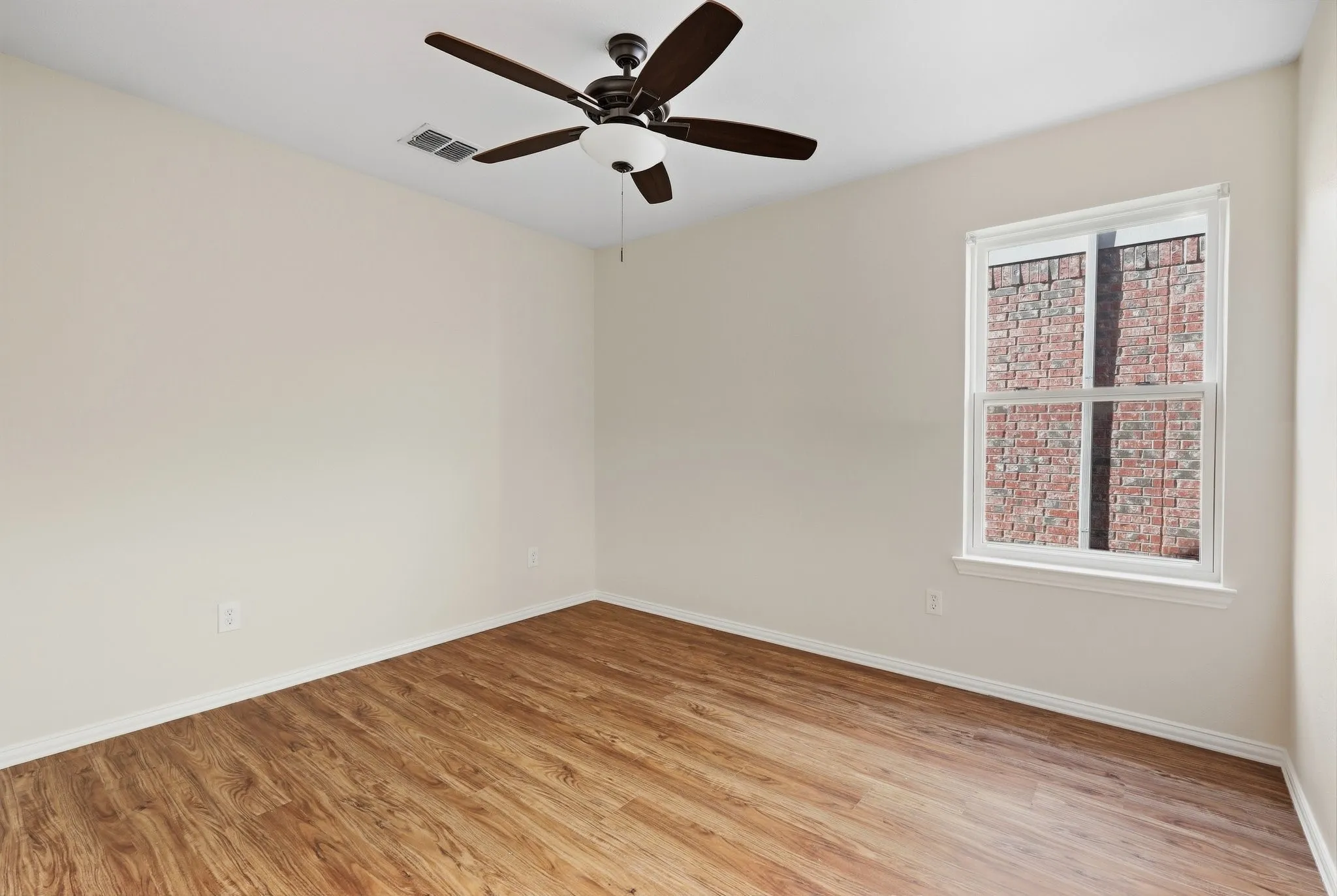 Single Family Residence For Sale in Tarrant County , 12113 Vienna Apple Road, Fort Worth, Texas 76244, 4 Bedroom, 2 Bathroom, 2 Garage spaces, 2,501 Sqft, built in 2003, mls#21393394, Real Estate Agent in Fort Worth, Homes For Sale in Tarrant county, Homes For Sale in Fort Worth, Realtor in Fort Worth Texas, Real Estate Brokerage Independent Realty Texas, Luminita Cordes Realtor