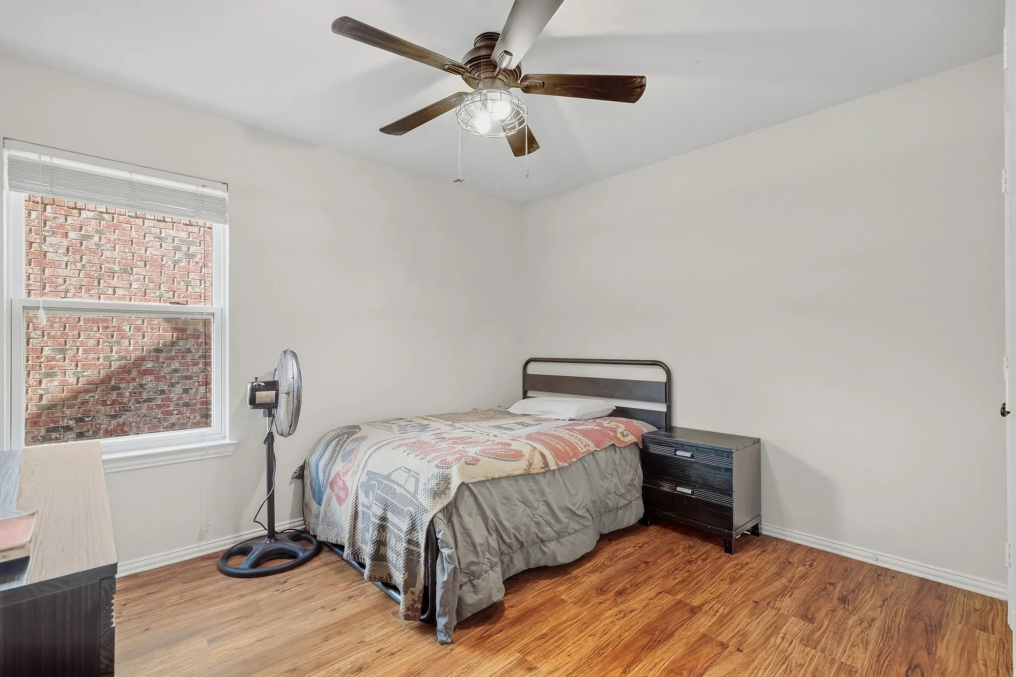 Single Family Residence For Sale in Tarrant County , 12113 Vienna Apple Road, Fort Worth, Texas 76244, 4 Bedroom, 2 Bathroom, 2 Garage spaces, 2,501 Sqft, built in 2003, mls#21393394, Real Estate Agent in Fort Worth, Homes For Sale in Tarrant county, Homes For Sale in Fort Worth, Realtor in Fort Worth Texas, Real Estate Brokerage Independent Realty Texas, Luminita Cordes Realtor
