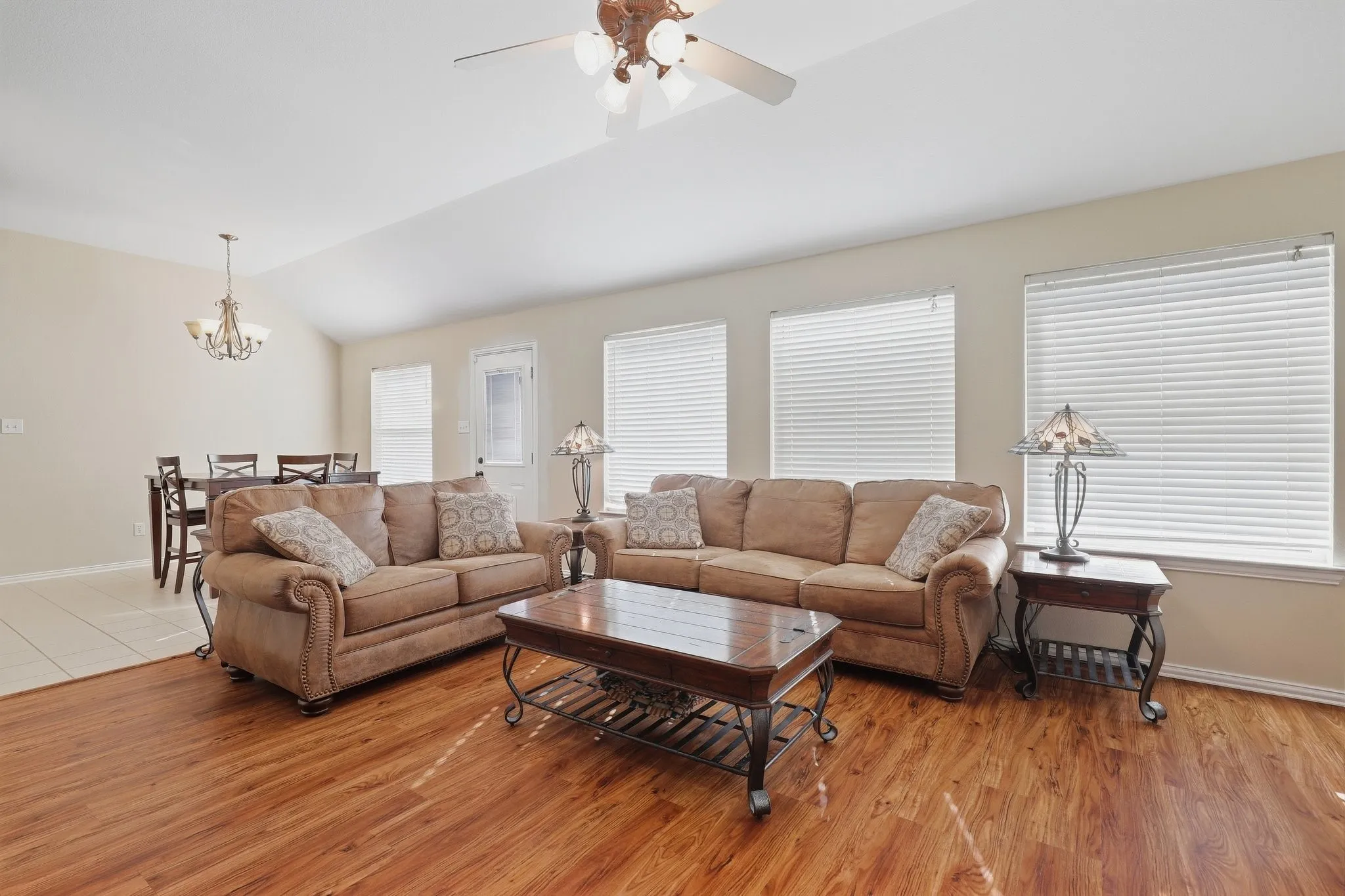 Single Family Residence For Sale in Tarrant County , 12113 Vienna Apple Road, Fort Worth, Texas 76244, 4 Bedroom, 2 Bathroom, 2 Garage spaces, 2,501 Sqft, built in 2003, mls#21393394, Real Estate Agent in Fort Worth, Homes For Sale in Tarrant county, Homes For Sale in Fort Worth, Realtor in Fort Worth Texas, Real Estate Brokerage Independent Realty Texas, Luminita Cordes Realtor
