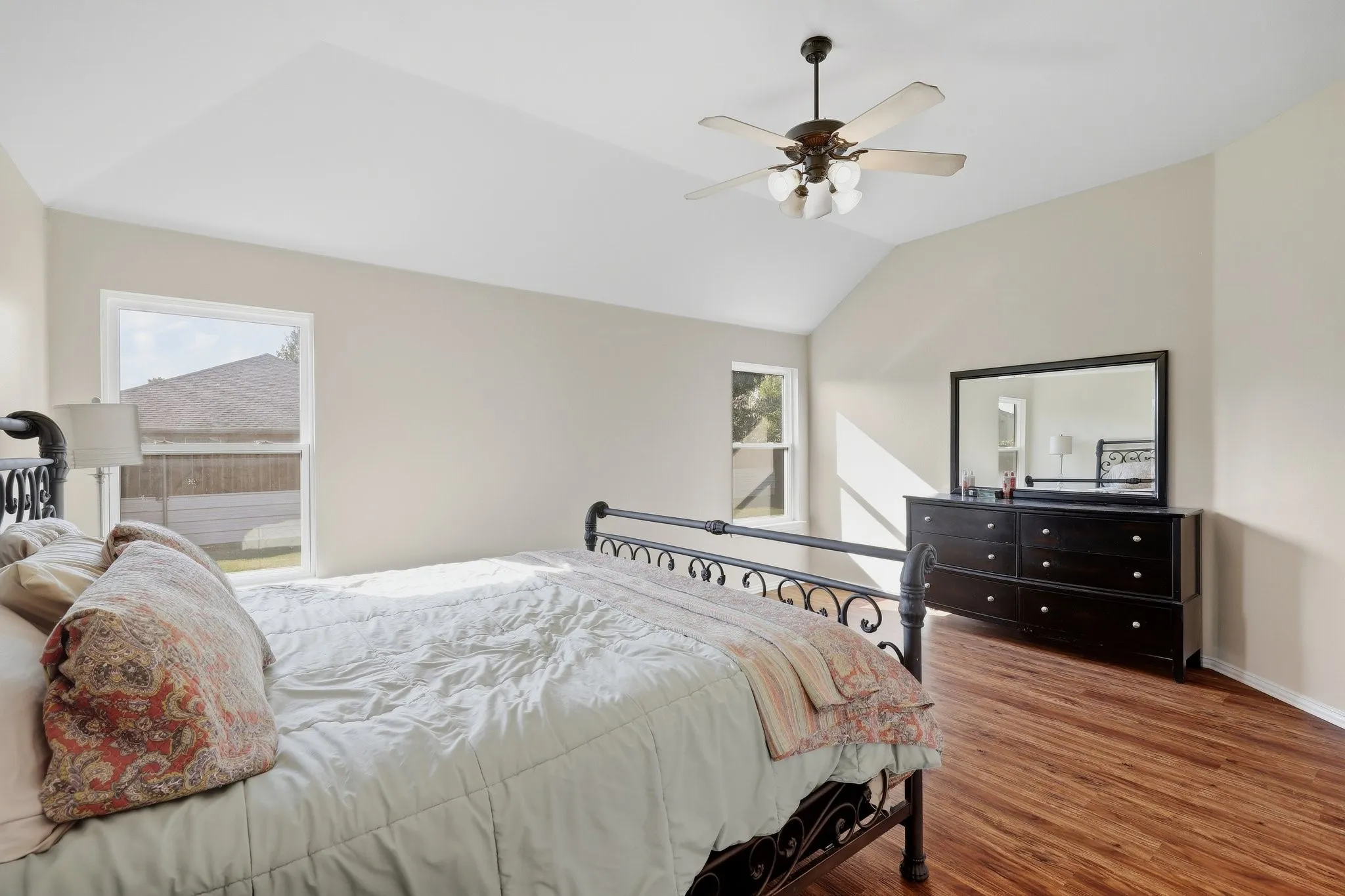 Single Family Residence For Sale in Tarrant County , 12113 Vienna Apple Road, Fort Worth, Texas 76244, 4 Bedroom, 2 Bathroom, 2 Garage spaces, 2,501 Sqft, built in 2003, mls#21393394, Real Estate Agent in Fort Worth, Homes For Sale in Tarrant county, Homes For Sale in Fort Worth, Realtor in Fort Worth Texas, Real Estate Brokerage Independent Realty Texas, Luminita Cordes Realtor