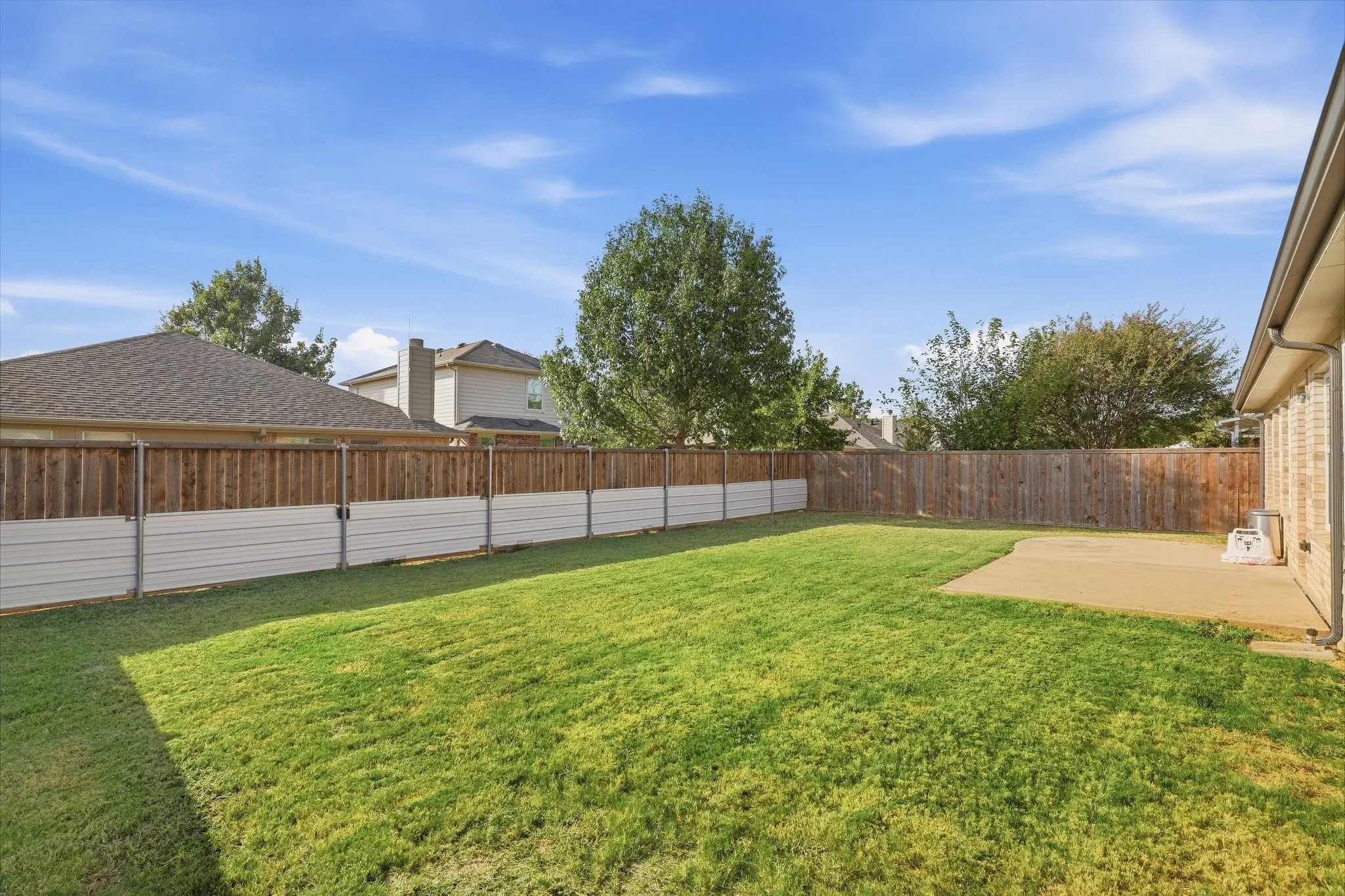 Single Family Residence For Sale in Tarrant County , 12113 Vienna Apple Road, Fort Worth, Texas 76244, 4 Bedroom, 2 Bathroom, 2 Garage spaces, 2,501 Sqft, built in 2003, mls#21393394, Real Estate Agent in Fort Worth, Homes For Sale in Tarrant county, Homes For Sale in Fort Worth, Realtor in Fort Worth Texas, Real Estate Brokerage Independent Realty Texas, Luminita Cordes Realtor