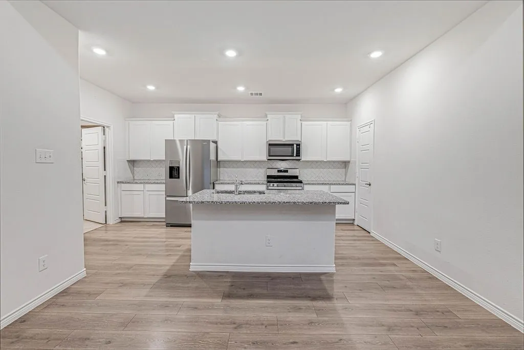Single Family Residence For Sale in Collin County , 1508 Saratoga Avenue, Celina, Texas 75009, 4 Bedroom, 3 Bathroom, 2 Garage spaces, 2,288 Sqft, built in 2021, mls#21393405, Real Estate Agent in Celina, Homes For Sale in Collin county, Homes For Sale in Celina, Realtor in Celina Texas, Real Estate Brokerage Independent Realty Texas, Luminita Cordes Realtor