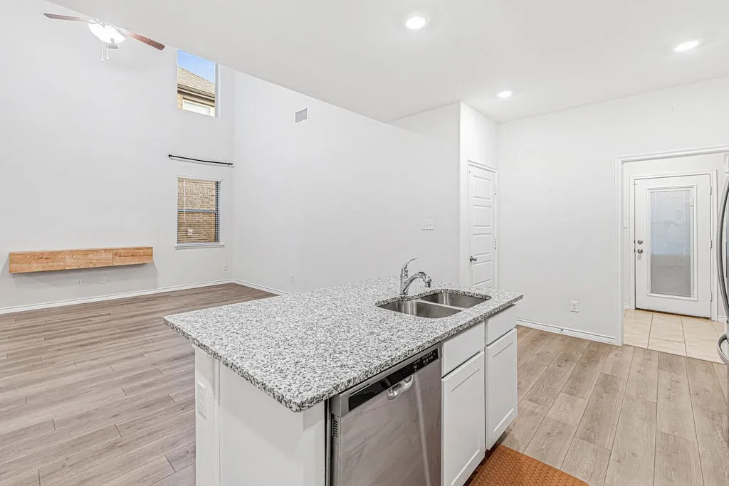 Single Family Residence For Sale in Collin County , 1508 Saratoga Avenue, Celina, Texas 75009, 4 Bedroom, 3 Bathroom, 2 Garage spaces, 2,288 Sqft, built in 2021, mls#21393405, Real Estate Agent in Celina, Homes For Sale in Collin county, Homes For Sale in Celina, Realtor in Celina Texas, Real Estate Brokerage Independent Realty Texas, Luminita Cordes Realtor