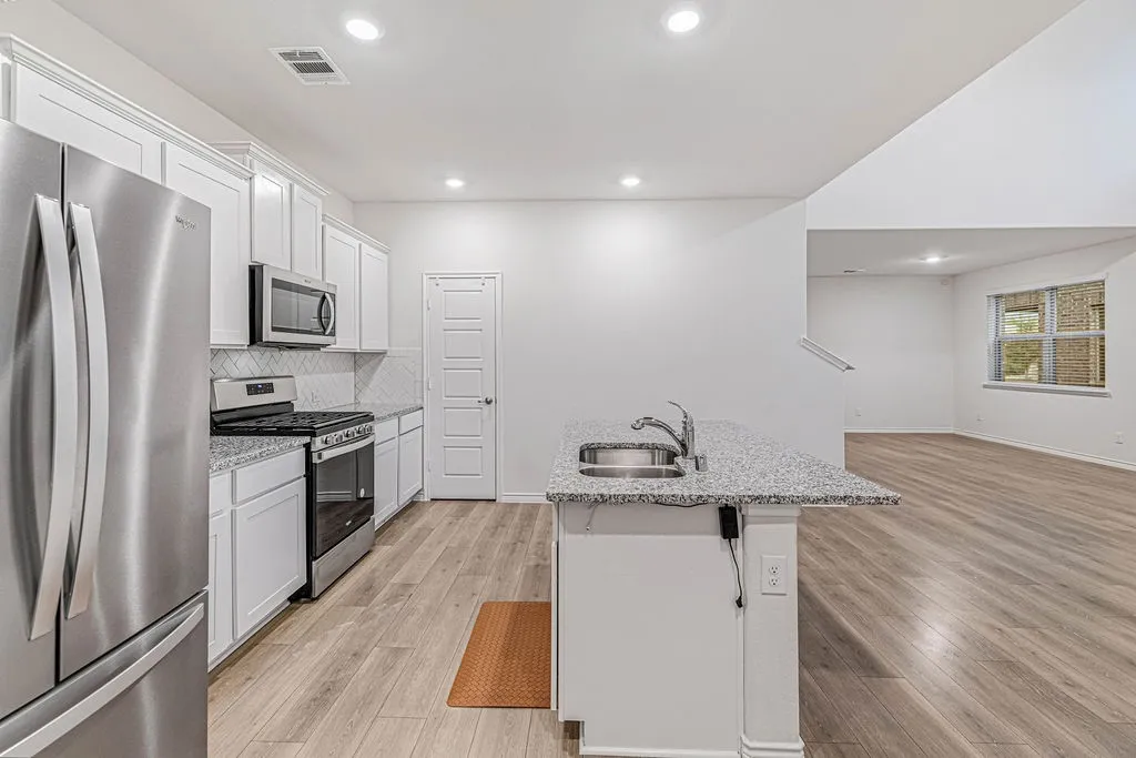 Single Family Residence For Sale in Collin County , 1508 Saratoga Avenue, Celina, Texas 75009, 4 Bedroom, 3 Bathroom, 2 Garage spaces, 2,288 Sqft, built in 2021, mls#21393405, Real Estate Agent in Celina, Homes For Sale in Collin county, Homes For Sale in Celina, Realtor in Celina Texas, Real Estate Brokerage Independent Realty Texas, Luminita Cordes Realtor