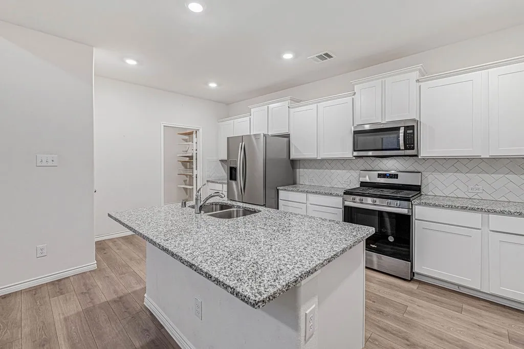 Single Family Residence For Sale in Collin County , 1508 Saratoga Avenue, Celina, Texas 75009, 4 Bedroom, 3 Bathroom, 2 Garage spaces, 2,288 Sqft, built in 2021, mls#21393405, Real Estate Agent in Celina, Homes For Sale in Collin county, Homes For Sale in Celina, Realtor in Celina Texas, Real Estate Brokerage Independent Realty Texas, Luminita Cordes Realtor