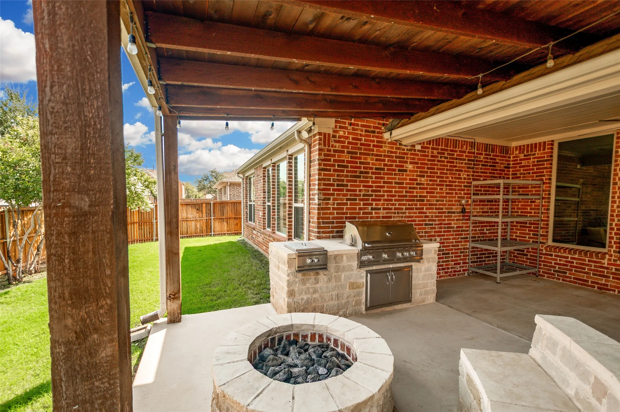 Single Family Residence For Sale in Denton County , 2883 Redfern Drive, Trophy Club, Texas 76262, 5 Bedroom, 5 Bathroom, 3 Garage spaces, 4,238 Sqft, built in 2015, mls#21394535, Real Estate Agent in Trophy Club, Homes For Sale in Denton county, Homes For Sale in Trophy Club, Realtor in Trophy Club Texas, Real Estate Brokerage Independent Realty Texas, Luminita Cordes Realtor