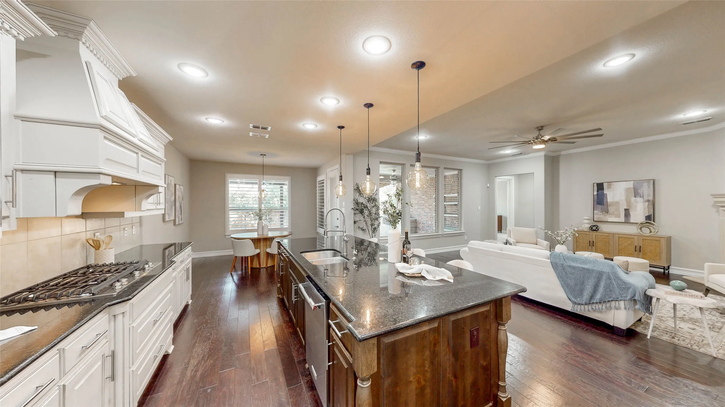 Single Family Residence For Sale in Denton County , 2883 Redfern Drive, Trophy Club, Texas 76262, 5 Bedroom, 5 Bathroom, 3 Garage spaces, 4,238 Sqft, built in 2015, mls#21394535, Real Estate Agent in Trophy Club, Homes For Sale in Denton county, Homes For Sale in Trophy Club, Realtor in Trophy Club Texas, Real Estate Brokerage Independent Realty Texas, Luminita Cordes Realtor