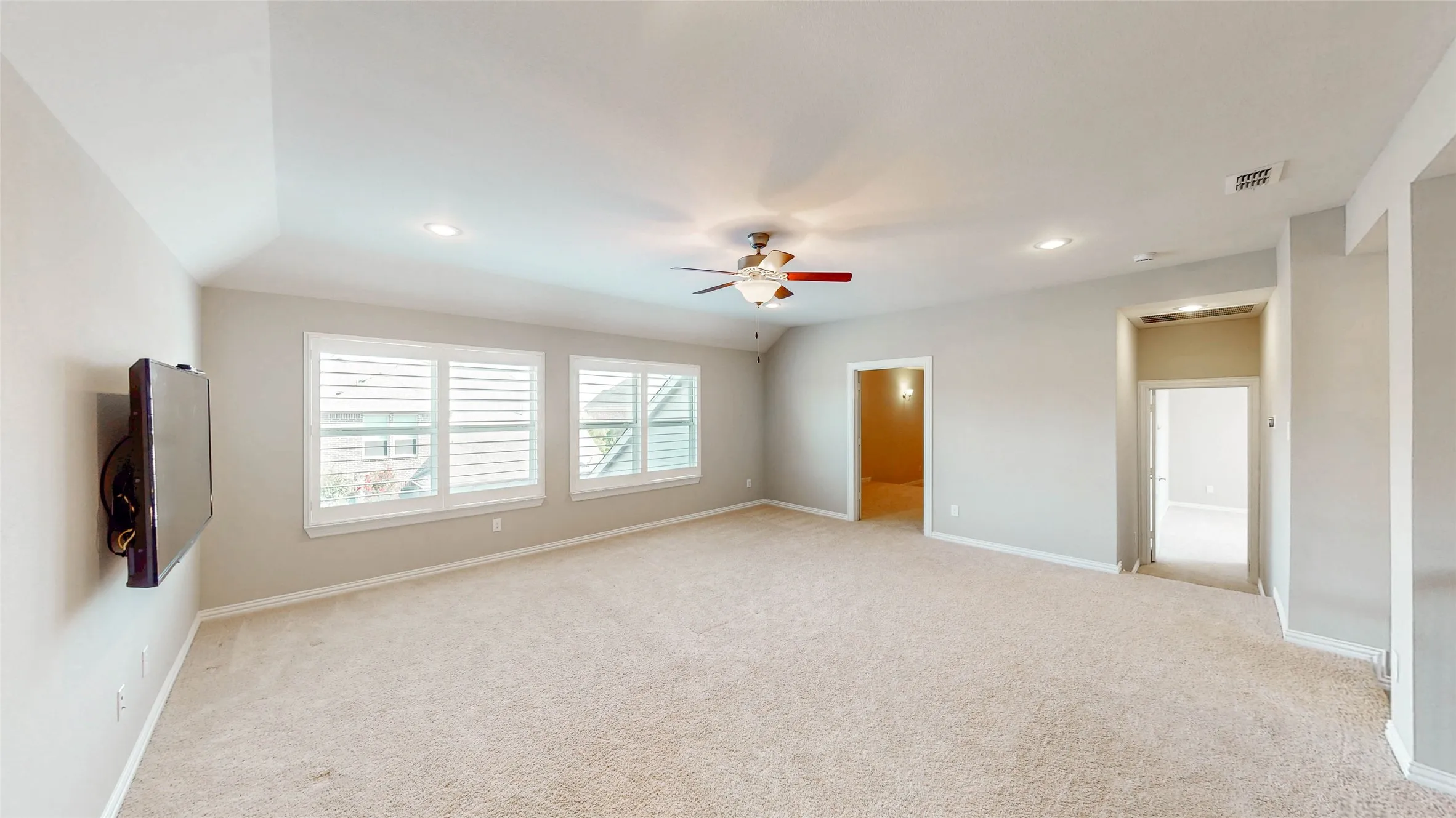 Single Family Residence For Sale in Denton County , 2883 Redfern Drive, Trophy Club, Texas 76262, 5 Bedroom, 5 Bathroom, 3 Garage spaces, 4,238 Sqft, built in 2015, mls#21394535, Real Estate Agent in Trophy Club, Homes For Sale in Denton county, Homes For Sale in Trophy Club, Realtor in Trophy Club Texas, Real Estate Brokerage Independent Realty Texas, Luminita Cordes Realtor