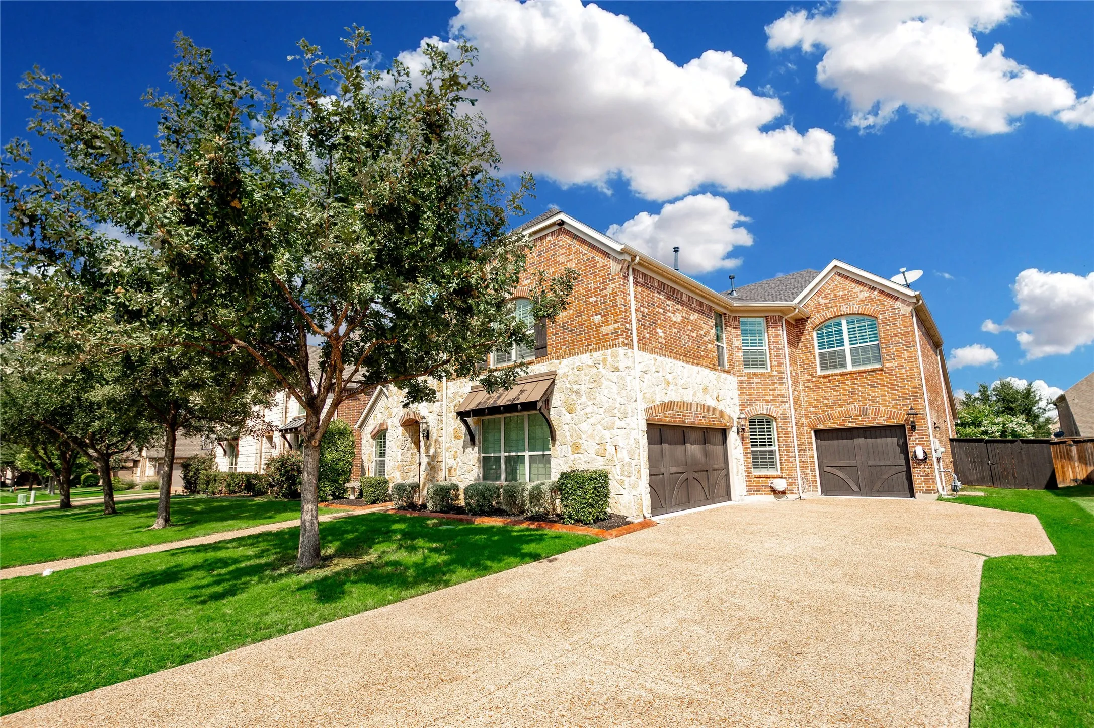 Single Family Residence For Sale in Denton County , 2883 Redfern Drive, Trophy Club, Texas 76262, 5 Bedroom, 5 Bathroom, 3 Garage spaces, 4,238 Sqft, built in 2015, mls#21394535, Real Estate Agent in Trophy Club, Homes For Sale in Denton county, Homes For Sale in Trophy Club, Realtor in Trophy Club Texas, Real Estate Brokerage Independent Realty Texas, Luminita Cordes Realtor