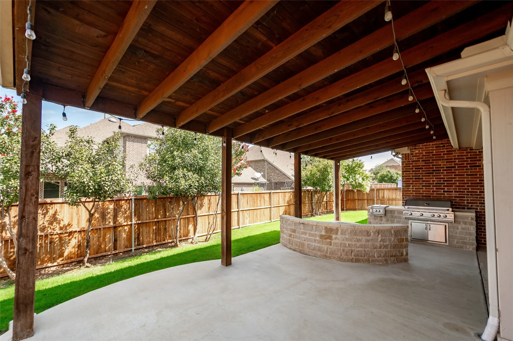 Single Family Residence For Sale in Denton County , 2883 Redfern Drive, Trophy Club, Texas 76262, 5 Bedroom, 5 Bathroom, 3 Garage spaces, 4,238 Sqft, built in 2015, mls#21394535, Real Estate Agent in Trophy Club, Homes For Sale in Denton county, Homes For Sale in Trophy Club, Realtor in Trophy Club Texas, Real Estate Brokerage Independent Realty Texas, Luminita Cordes Realtor