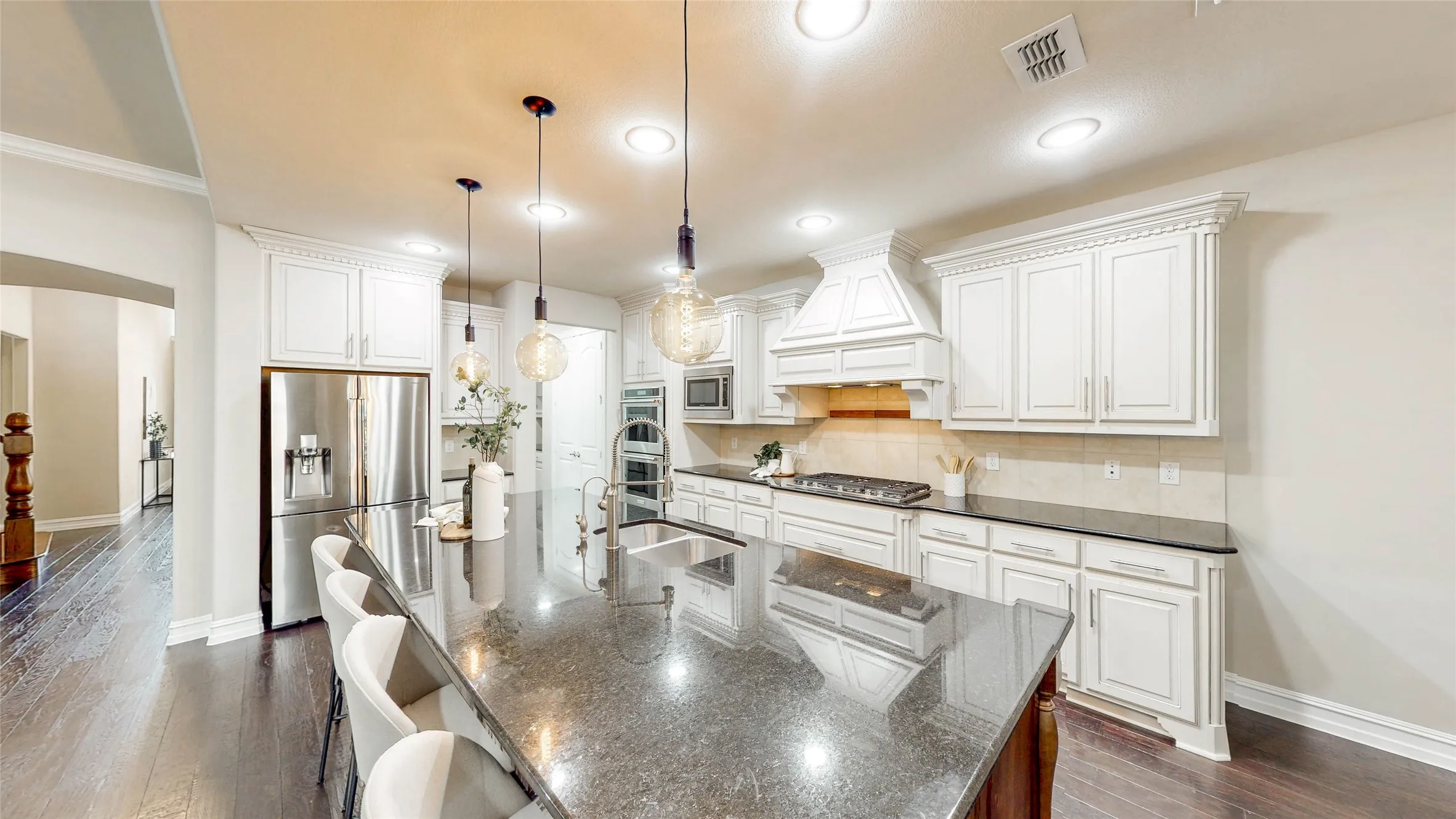 Single Family Residence For Sale in Denton County , 2883 Redfern Drive, Trophy Club, Texas 76262, 5 Bedroom, 5 Bathroom, 3 Garage spaces, 4,238 Sqft, built in 2015, mls#21394535, Real Estate Agent in Trophy Club, Homes For Sale in Denton county, Homes For Sale in Trophy Club, Realtor in Trophy Club Texas, Real Estate Brokerage Independent Realty Texas, Luminita Cordes Realtor