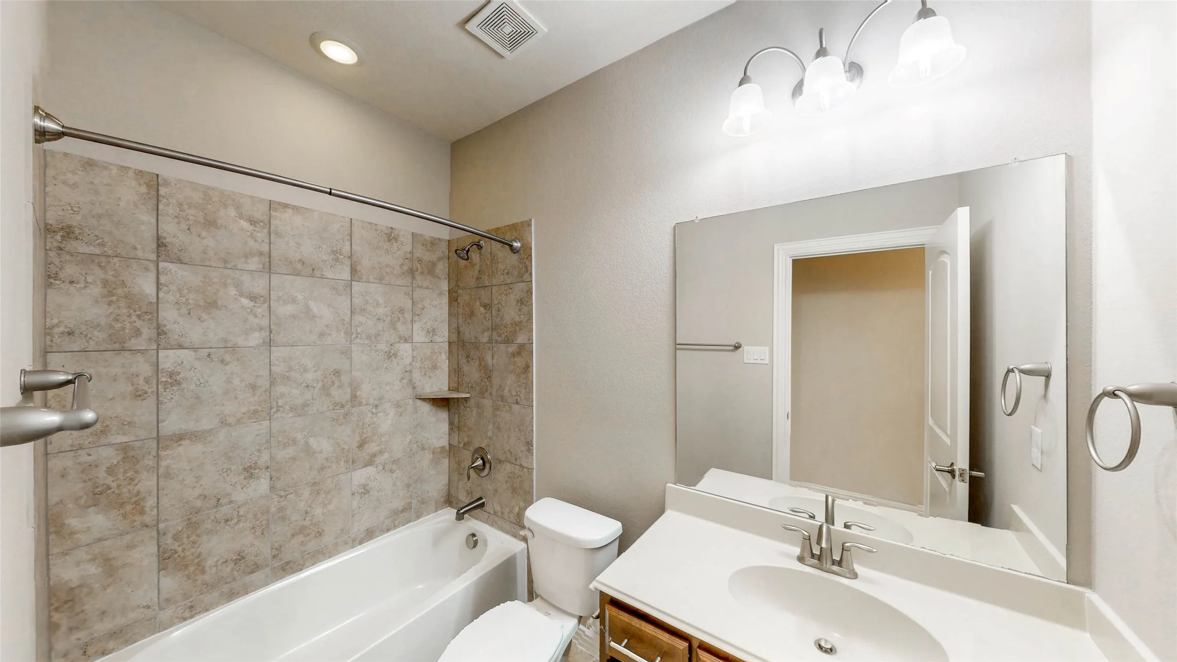 Single Family Residence For Sale in Denton County , 2883 Redfern Drive, Trophy Club, Texas 76262, 5 Bedroom, 5 Bathroom, 3 Garage spaces, 4,238 Sqft, built in 2015, mls#21394535, Real Estate Agent in Trophy Club, Homes For Sale in Denton county, Homes For Sale in Trophy Club, Realtor in Trophy Club Texas, Real Estate Brokerage Independent Realty Texas, Luminita Cordes Realtor