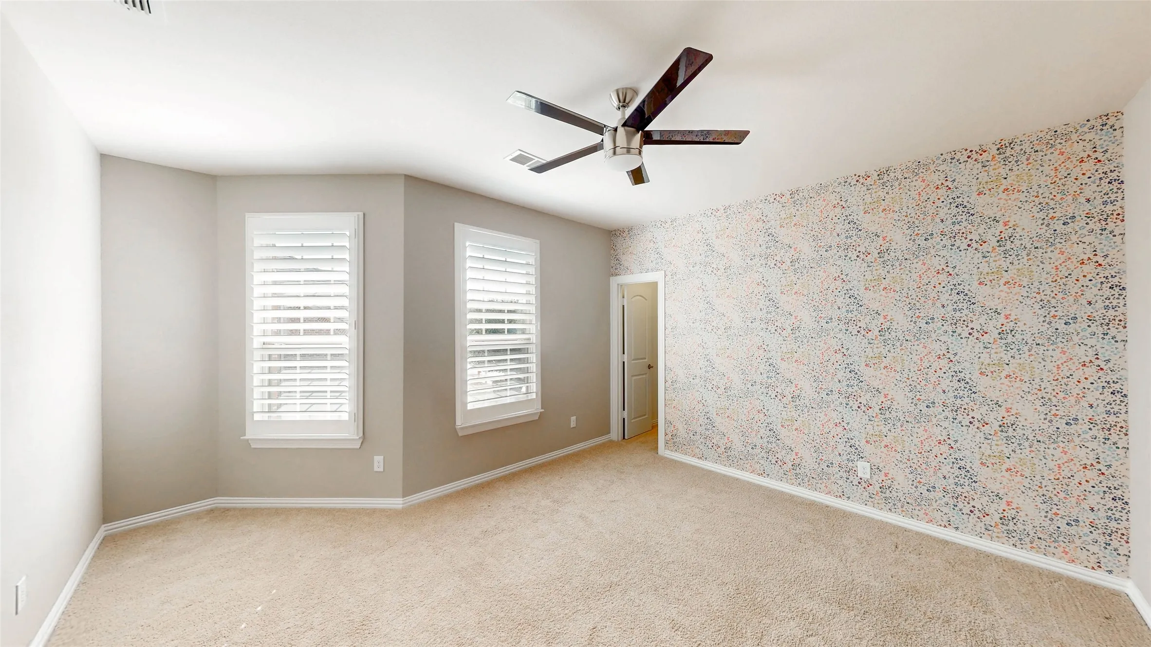 Single Family Residence For Sale in Denton County , 2883 Redfern Drive, Trophy Club, Texas 76262, 5 Bedroom, 5 Bathroom, 3 Garage spaces, 4,238 Sqft, built in 2015, mls#21394535, Real Estate Agent in Trophy Club, Homes For Sale in Denton county, Homes For Sale in Trophy Club, Realtor in Trophy Club Texas, Real Estate Brokerage Independent Realty Texas, Luminita Cordes Realtor