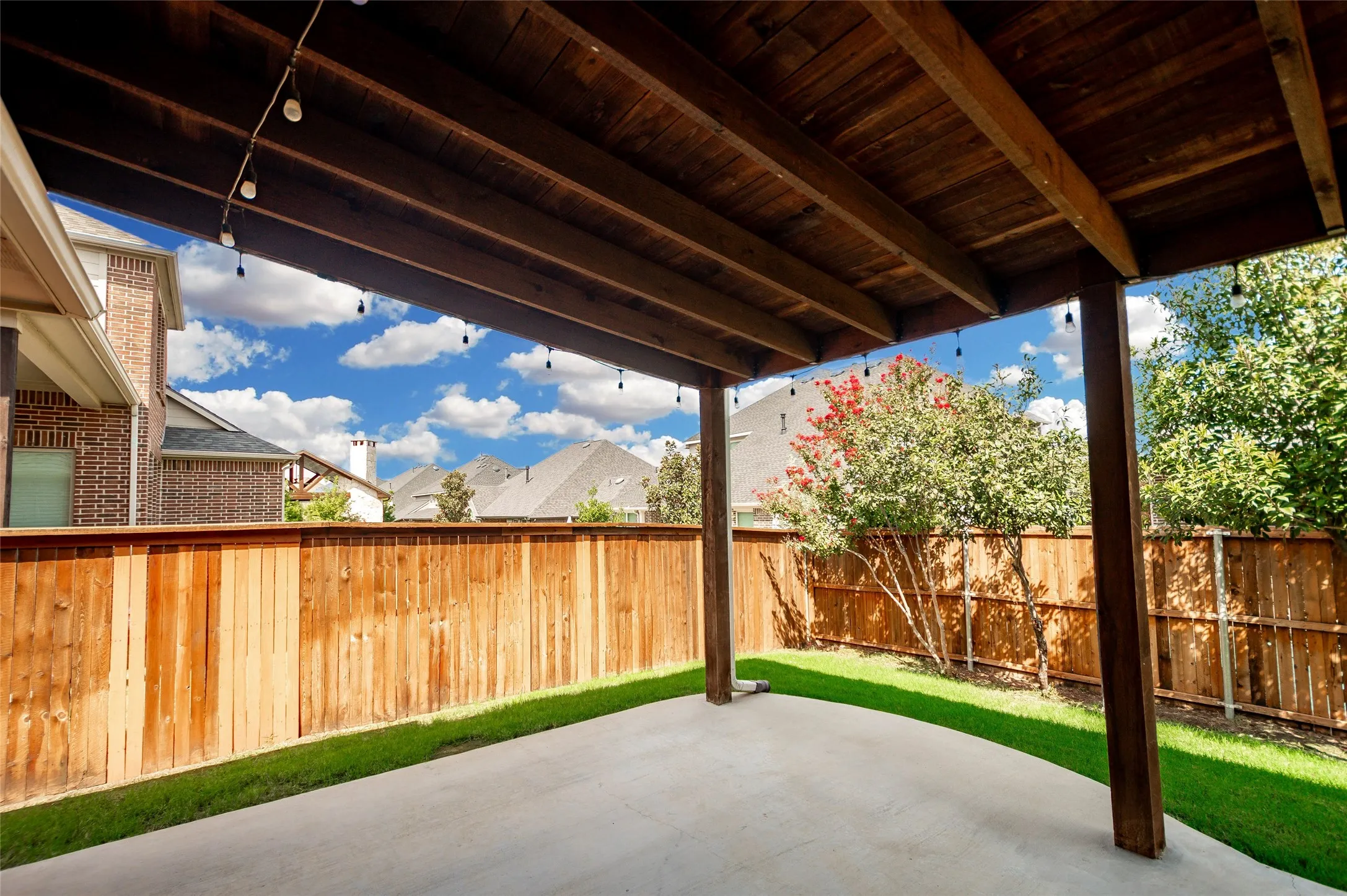 Single Family Residence For Sale in Denton County , 2883 Redfern Drive, Trophy Club, Texas 76262, 5 Bedroom, 5 Bathroom, 3 Garage spaces, 4,238 Sqft, built in 2015, mls#21394535, Real Estate Agent in Trophy Club, Homes For Sale in Denton county, Homes For Sale in Trophy Club, Realtor in Trophy Club Texas, Real Estate Brokerage Independent Realty Texas, Luminita Cordes Realtor