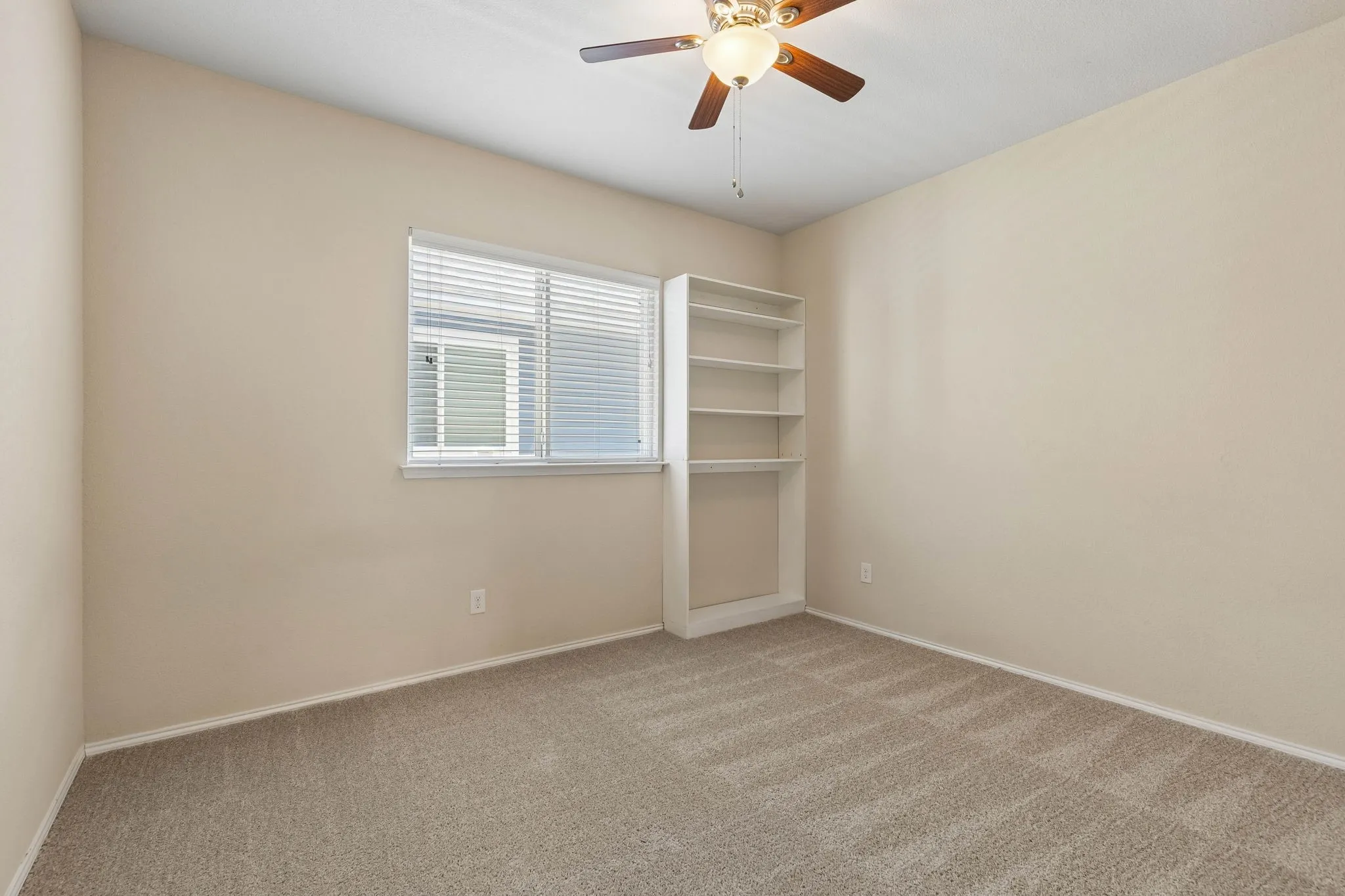 Single Family Residence For Sale in Denton County , 9021 Benevolent Court, Providence Village, Texas 76227, 3 Bedroom, 2 Bathroom, 2 Garage spaces, 2,131 Sqft, built in 2014, mls#21393831, Real Estate Agent in Providence Village, Homes For Sale in Denton county, Homes For Sale in Providence Village, Realtor in Providence Village Texas, Real Estate Brokerage Independent Realty Texas, Luminita Cordes Realtor