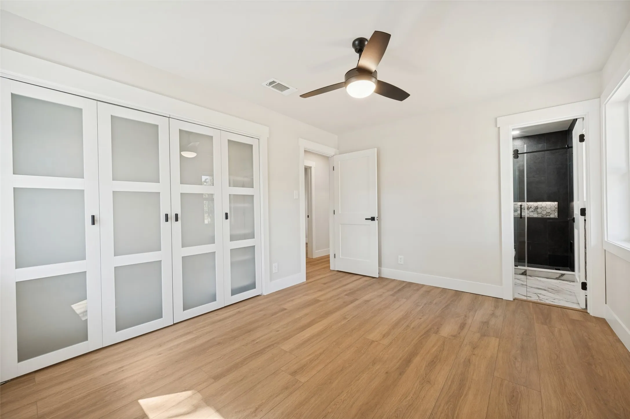 Single Family Residence For Sale in Denton County , 204 Baseline Road, Krugerville, Texas 76227, 3 Bedroom, 2 Bathroom, 2 Garage spaces, 1,400 Sqft, built in 1967, mls#21394166, Real Estate Agent in Krugerville, Homes For Sale in Denton county, Homes For Sale in Krugerville, Realtor in Krugerville Texas, Real Estate Brokerage Independent Realty Texas, Luminita Cordes Realtor