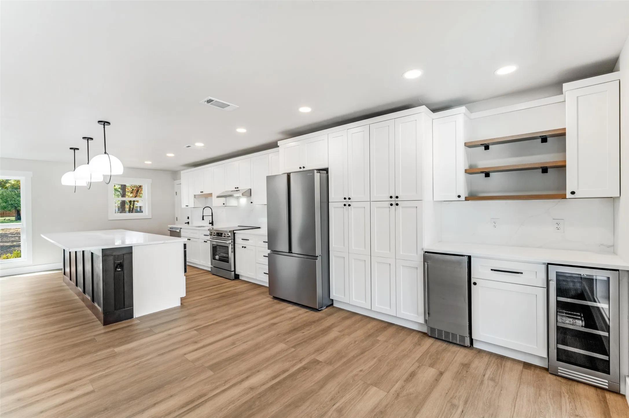 Single Family Residence For Sale in Denton County , 204 Baseline Road, Krugerville, Texas 76227, 3 Bedroom, 2 Bathroom, 2 Garage spaces, 1,400 Sqft, built in 1967, mls#21394166, Real Estate Agent in Krugerville, Homes For Sale in Denton county, Homes For Sale in Krugerville, Realtor in Krugerville Texas, Real Estate Brokerage Independent Realty Texas, Luminita Cordes Realtor