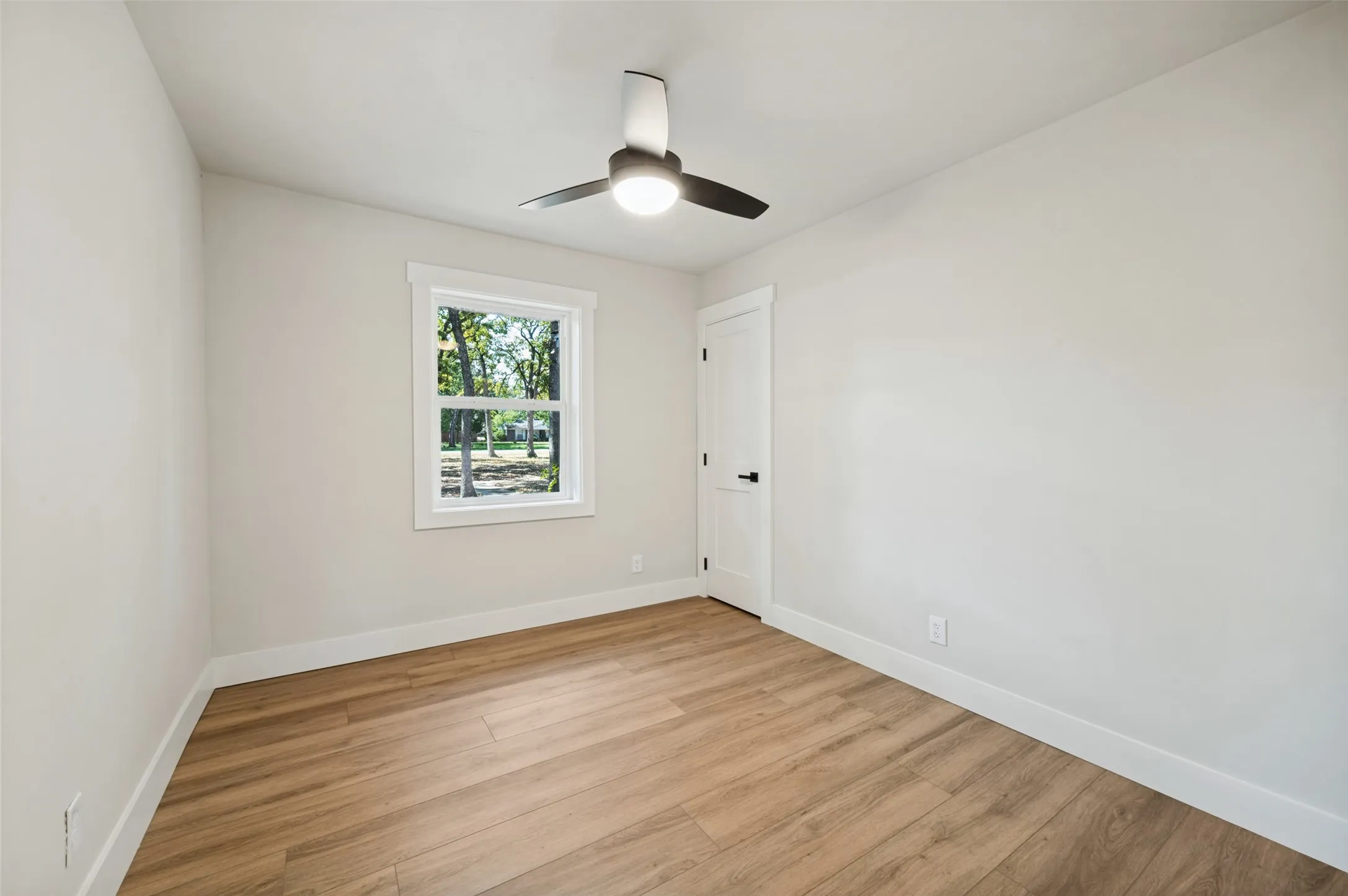 Single Family Residence For Sale in Denton County , 204 Baseline Road, Krugerville, Texas 76227, 3 Bedroom, 2 Bathroom, 2 Garage spaces, 1,400 Sqft, built in 1967, mls#21394166, Real Estate Agent in Krugerville, Homes For Sale in Denton county, Homes For Sale in Krugerville, Realtor in Krugerville Texas, Real Estate Brokerage Independent Realty Texas, Luminita Cordes Realtor