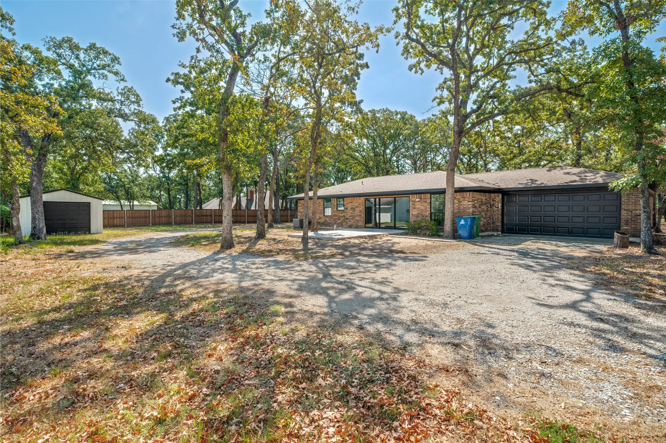 Single Family Residence For Sale in Denton County , 204 Baseline Road, Krugerville, Texas 76227, 3 Bedroom, 2 Bathroom, 2 Garage spaces, 1,400 Sqft, built in 1967, mls#21394166, Real Estate Agent in Krugerville, Homes For Sale in Denton county, Homes For Sale in Krugerville, Realtor in Krugerville Texas, Real Estate Brokerage Independent Realty Texas, Luminita Cordes Realtor