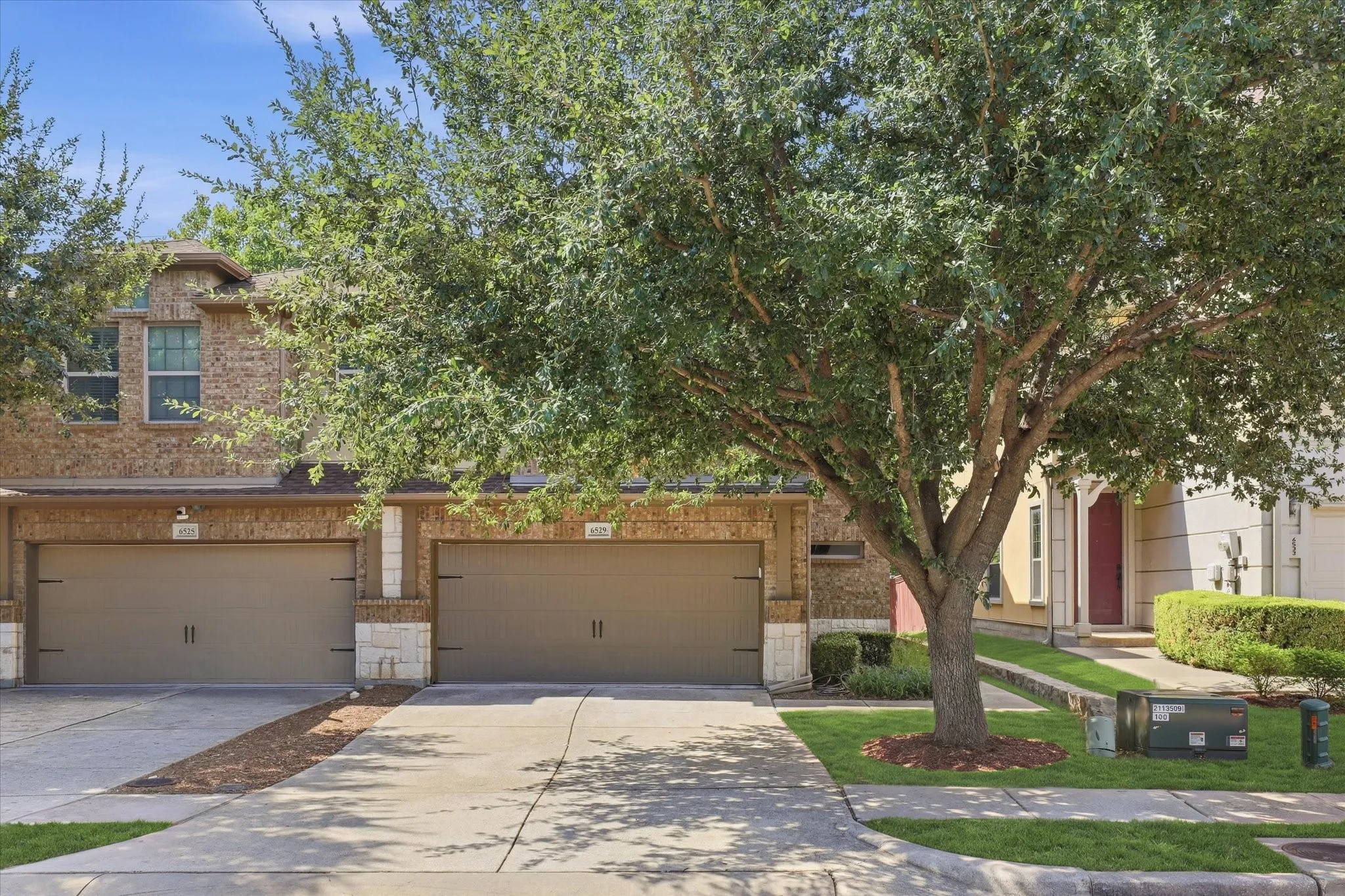 Townhouse For Sale in Collin County , 6529 Rutherford Road, Plano, Texas 75023, 4 Bedroom, 4 Bathroom, 2 Garage spaces, 2,043 Sqft, built in 2012, mls#21390593, Real Estate Agent in Plano, Homes For Sale in Collin county, Homes For Sale in Plano, Realtor in Plano Texas, Real Estate Brokerage Independent Realty Texas, Luminita Cordes Realtor