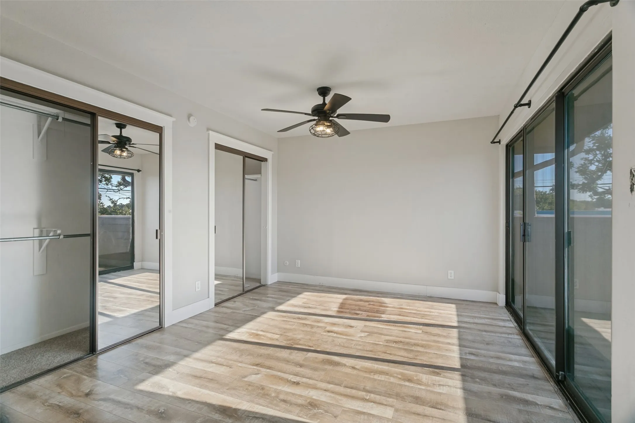 Townhouse For Sale in Tarrant County , 7 Dewberry Court, Bedford, Texas 76021, 1 Bedroom, 2 Bathroom, 2 Garage spaces, 1,208 Sqft, built in 1981, mls#21394565, Real Estate Agent in Bedford, Homes For Sale in Tarrant county, Homes For Sale in Bedford, Realtor in Bedford Texas, Real Estate Brokerage Independent Realty Texas, Luminita Cordes Realtor
