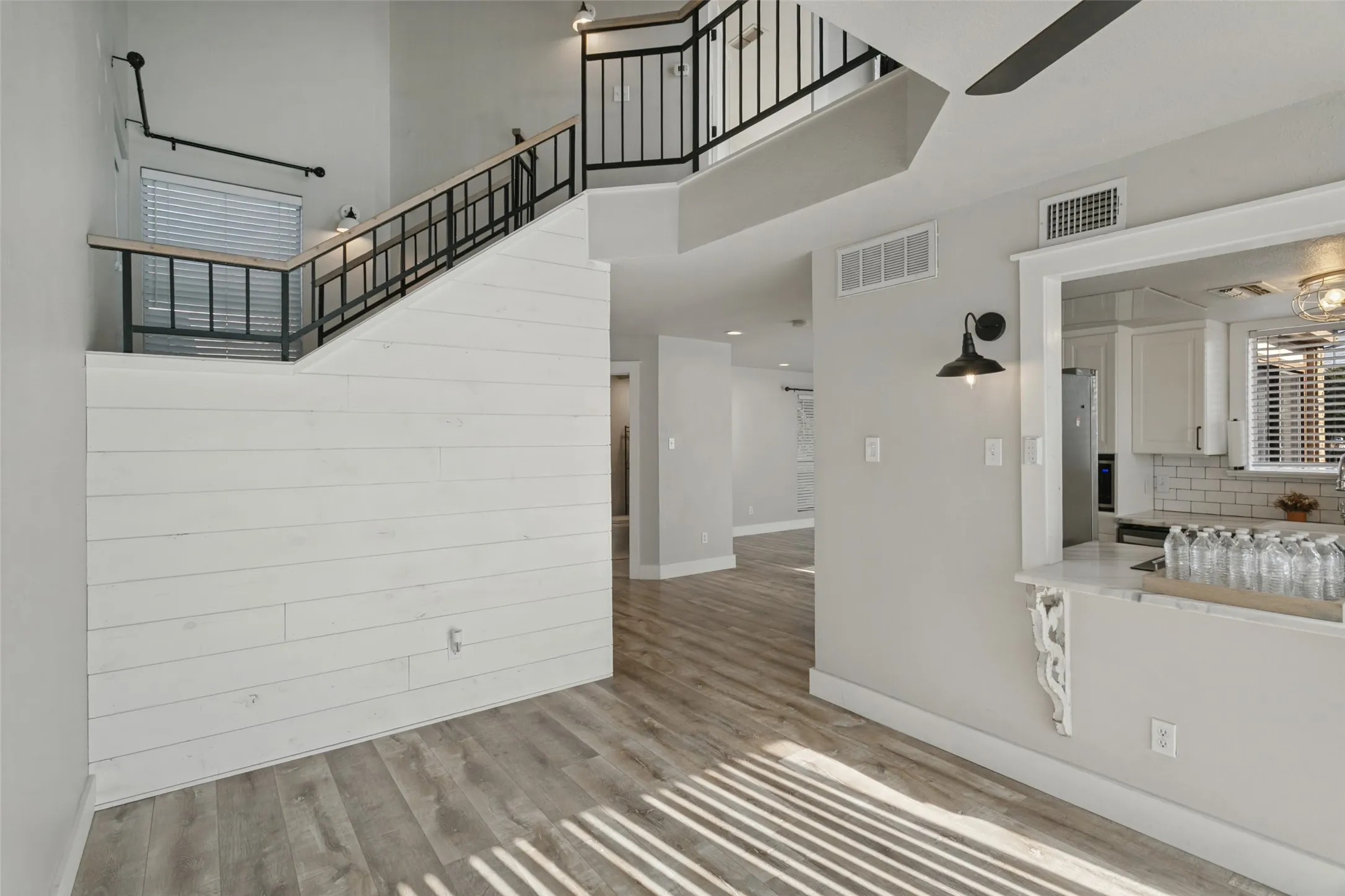 Townhouse For Sale in Tarrant County , 7 Dewberry Court, Bedford, Texas 76021, 1 Bedroom, 2 Bathroom, 2 Garage spaces, 1,208 Sqft, built in 1981, mls#21394565, Real Estate Agent in Bedford, Homes For Sale in Tarrant county, Homes For Sale in Bedford, Realtor in Bedford Texas, Real Estate Brokerage Independent Realty Texas, Luminita Cordes Realtor