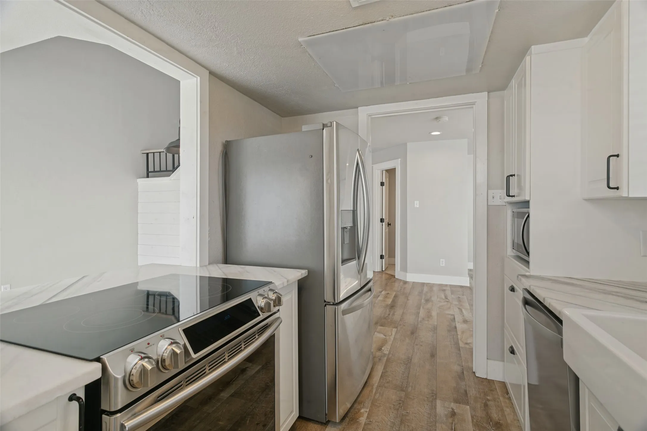 Townhouse For Sale in Tarrant County , 7 Dewberry Court, Bedford, Texas 76021, 1 Bedroom, 2 Bathroom, 2 Garage spaces, 1,208 Sqft, built in 1981, mls#21394565, Real Estate Agent in Bedford, Homes For Sale in Tarrant county, Homes For Sale in Bedford, Realtor in Bedford Texas, Real Estate Brokerage Independent Realty Texas, Luminita Cordes Realtor