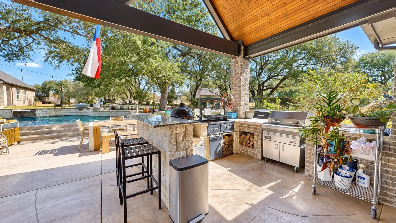 Outdoor kitchen!