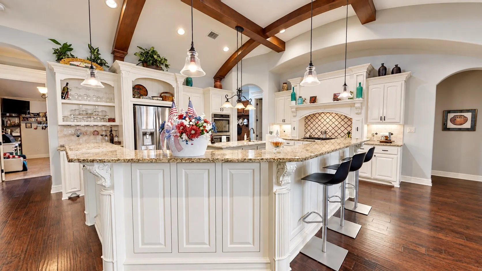 Single Family Residence For Sale in Hood County , 1729 Bent Tree Court, Granbury, Texas 76049, 3 Bedroom, 5 Bathroom, 5 Garage spaces, 3,311 Sqft, built in 2014, mls#21390293, Real Estate Agent in Granbury, Homes For Sale in Hood county, Homes For Sale in Granbury, Realtor in Granbury Texas, Real Estate Brokerage Independent Realty Texas, Luminita Cordes Realtor