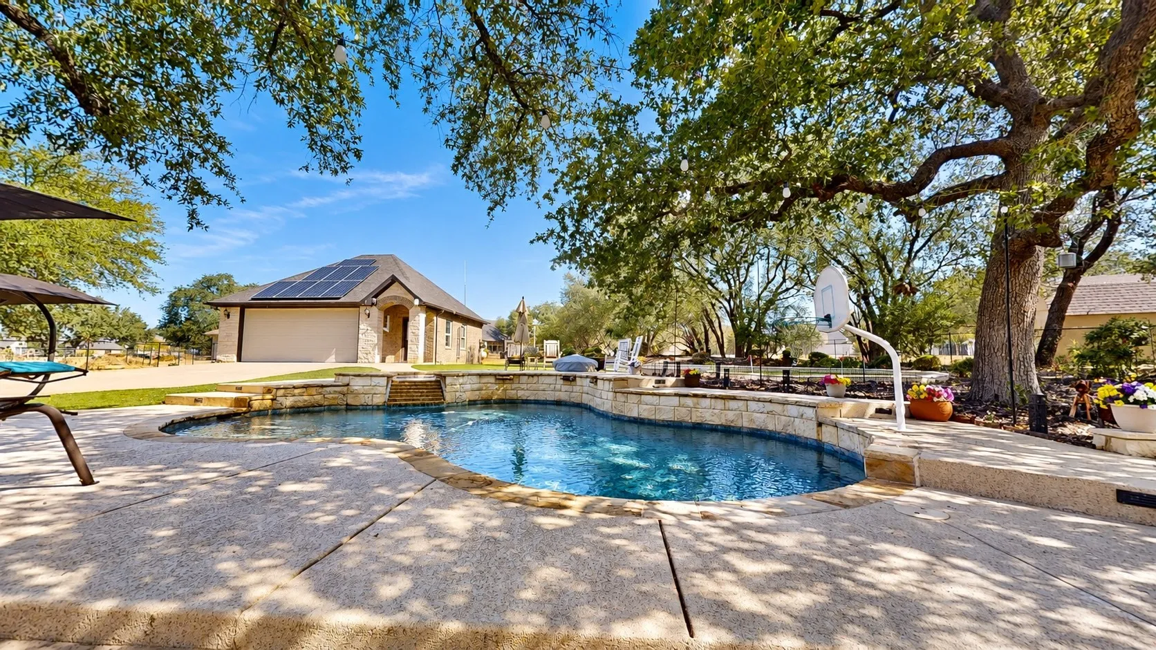 Single Family Residence For Sale in Hood County , 1729 Bent Tree Court, Granbury, Texas 76049, 3 Bedroom, 5 Bathroom, 5 Garage spaces, 3,311 Sqft, built in 2014, mls#21390293, Real Estate Agent in Granbury, Homes For Sale in Hood county, Homes For Sale in Granbury, Realtor in Granbury Texas, Real Estate Brokerage Independent Realty Texas, Luminita Cordes Realtor