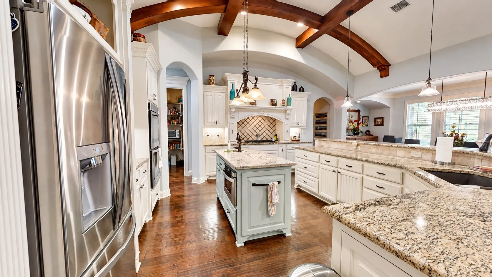 Single Family Residence For Sale in Hood County , 1729 Bent Tree Court, Granbury, Texas 76049, 3 Bedroom, 5 Bathroom, 5 Garage spaces, 3,311 Sqft, built in 2014, mls#21390293, Real Estate Agent in Granbury, Homes For Sale in Hood county, Homes For Sale in Granbury, Realtor in Granbury Texas, Real Estate Brokerage Independent Realty Texas, Luminita Cordes Realtor