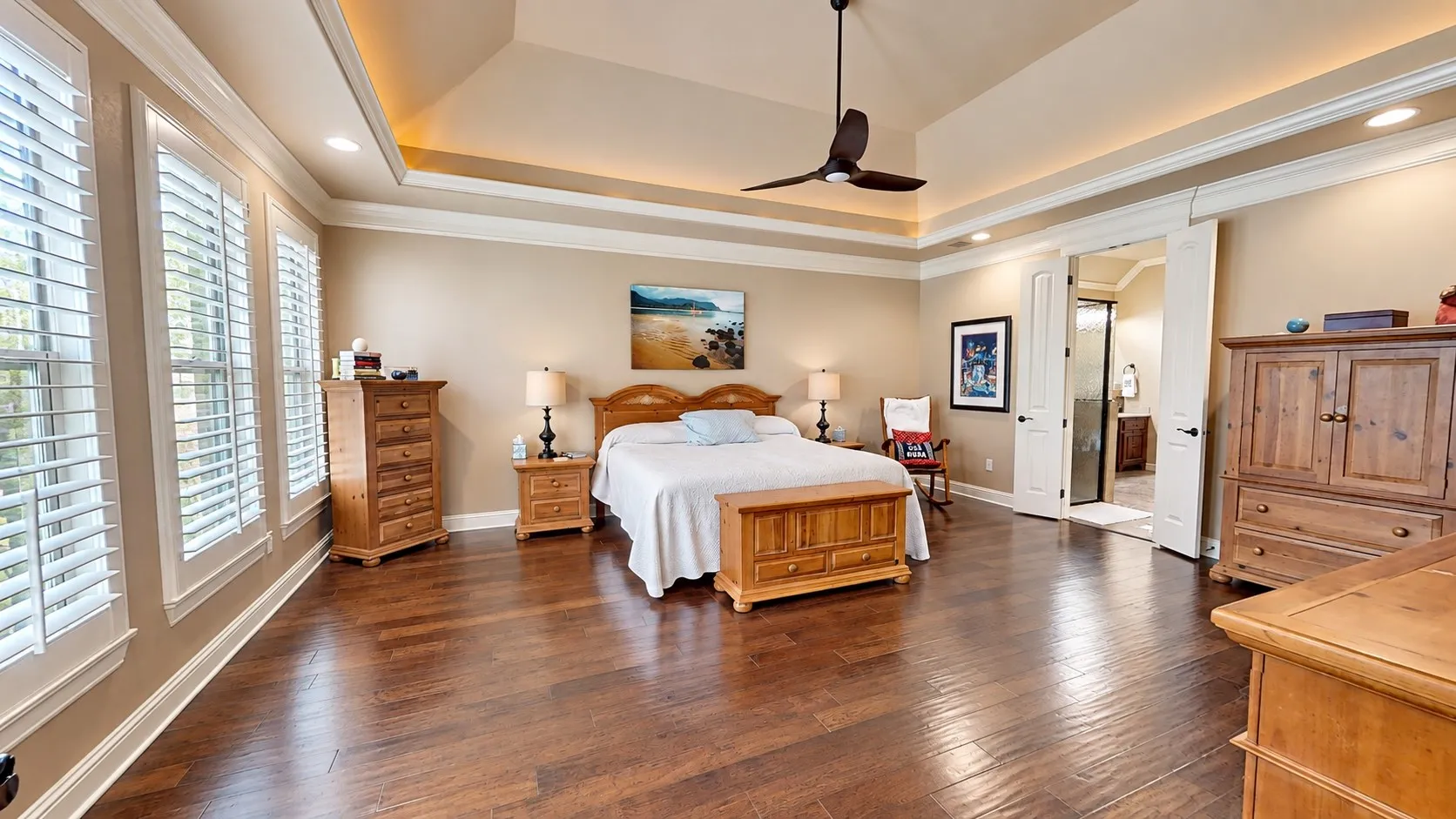 Single Family Residence For Sale in Hood County , 1729 Bent Tree Court, Granbury, Texas 76049, 3 Bedroom, 5 Bathroom, 5 Garage spaces, 3,311 Sqft, built in 2014, mls#21390293, Real Estate Agent in Granbury, Homes For Sale in Hood county, Homes For Sale in Granbury, Realtor in Granbury Texas, Real Estate Brokerage Independent Realty Texas, Luminita Cordes Realtor