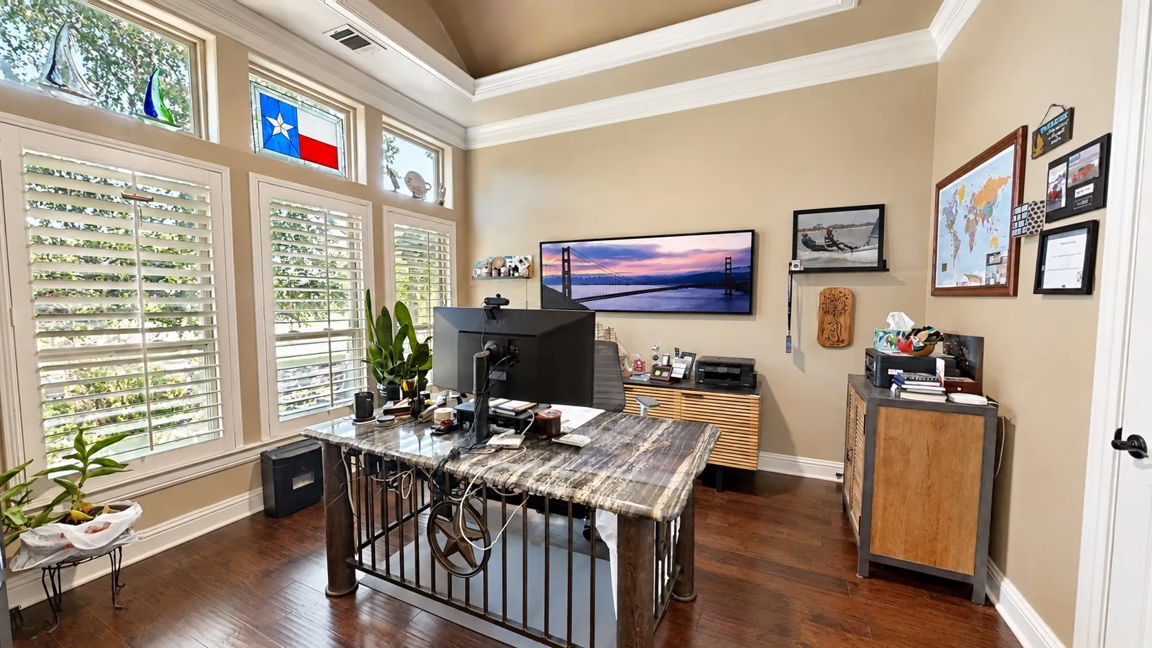 Single Family Residence For Sale in Hood County , 1729 Bent Tree Court, Granbury, Texas 76049, 3 Bedroom, 5 Bathroom, 5 Garage spaces, 3,311 Sqft, built in 2014, mls#21390293, Real Estate Agent in Granbury, Homes For Sale in Hood county, Homes For Sale in Granbury, Realtor in Granbury Texas, Real Estate Brokerage Independent Realty Texas, Luminita Cordes Realtor