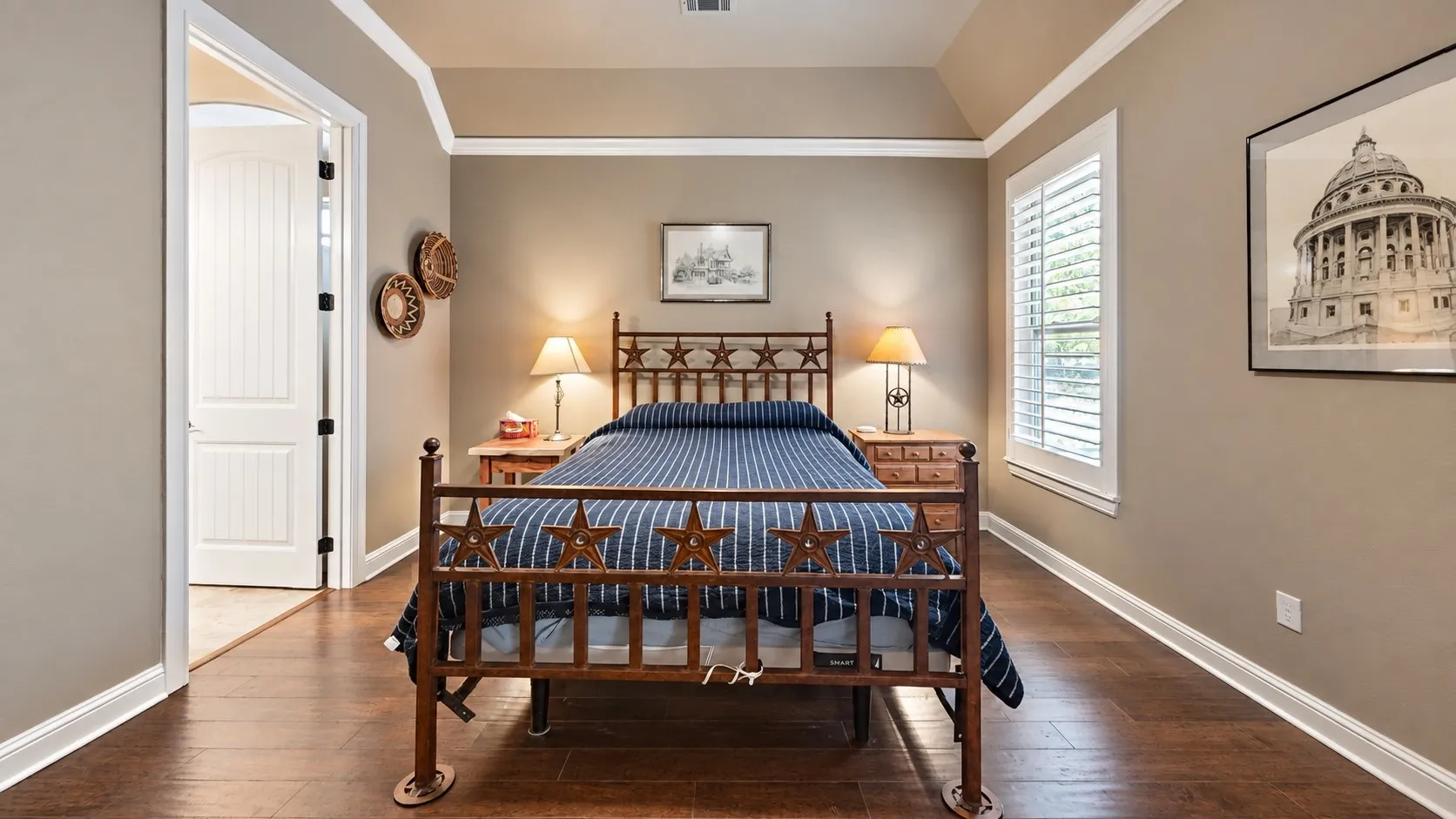 Single Family Residence For Sale in Hood County , 1729 Bent Tree Court, Granbury, Texas 76049, 3 Bedroom, 5 Bathroom, 5 Garage spaces, 3,311 Sqft, built in 2014, mls#21390293, Real Estate Agent in Granbury, Homes For Sale in Hood county, Homes For Sale in Granbury, Realtor in Granbury Texas, Real Estate Brokerage Independent Realty Texas, Luminita Cordes Realtor